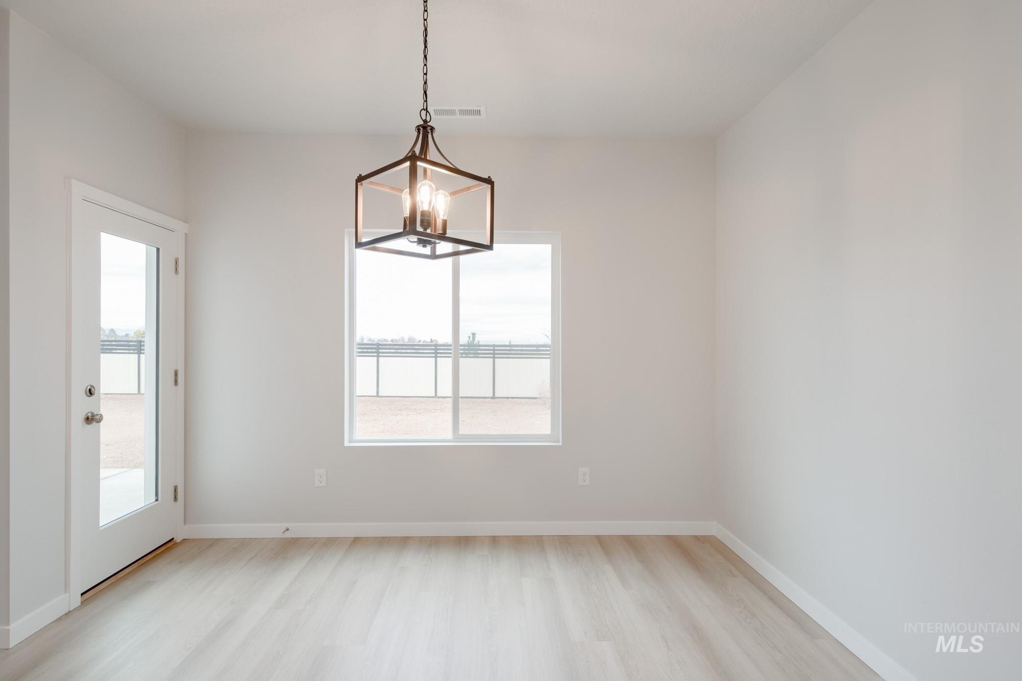 7281 S Bungalow Ave, Meridian, Idaho 83642, 3 Bedrooms, 2 Bathrooms, Residential For Sale, Price $446,990, 98968395