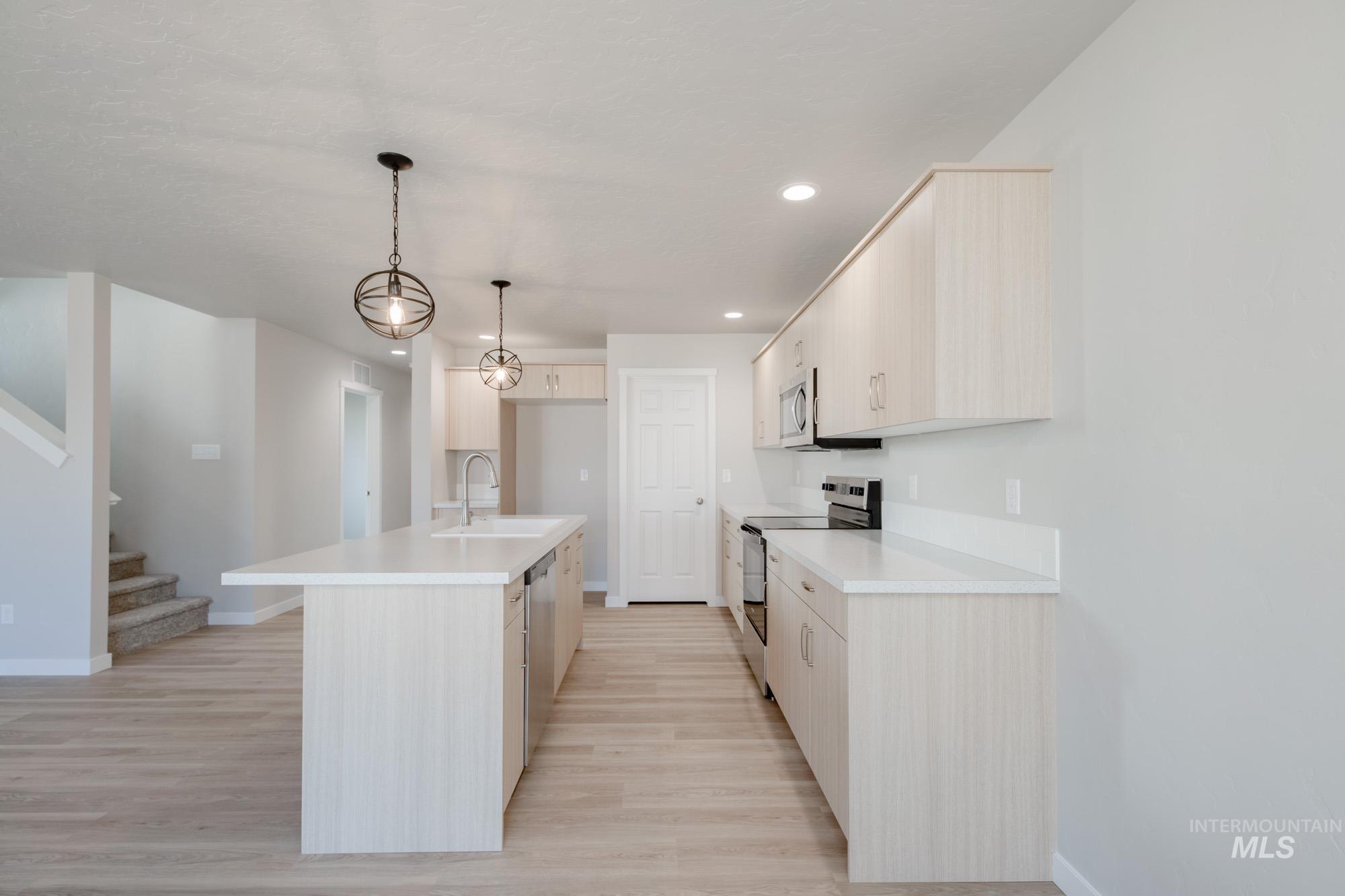 7313 S Menzingers Ave, Meridian, Idaho 83642, 3 Bedrooms, 2.5 Bathrooms, Residential For Sale, Price $469,990,MLS 98968397