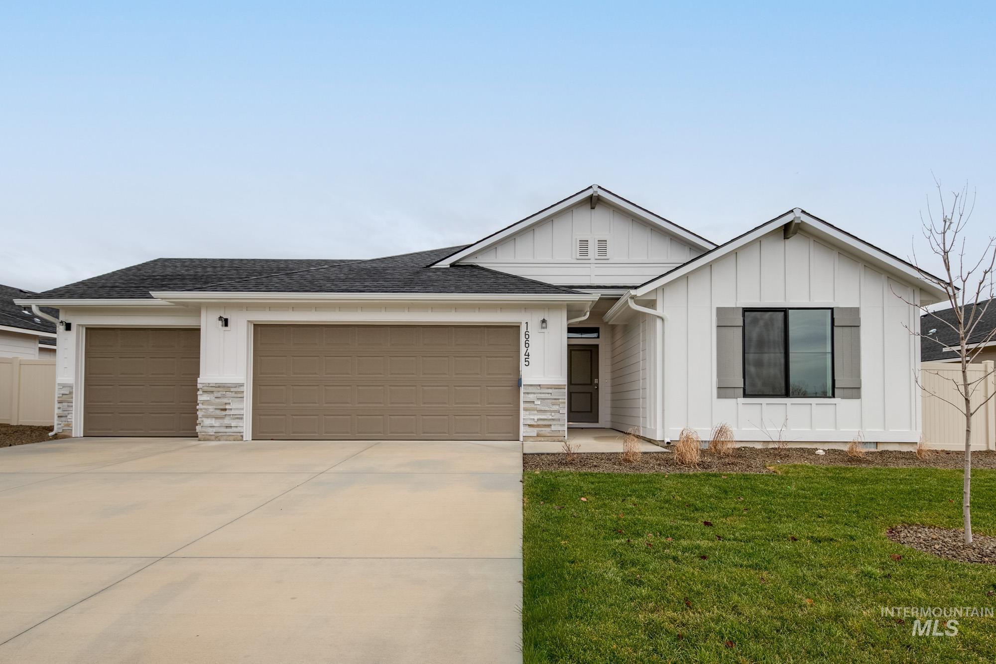 16645 Sentinel Ave, Caldwell, Idaho 83607, 4 Bedrooms, 2 Bathrooms, Residential For Sale, Price $425,990,MLS 98968401