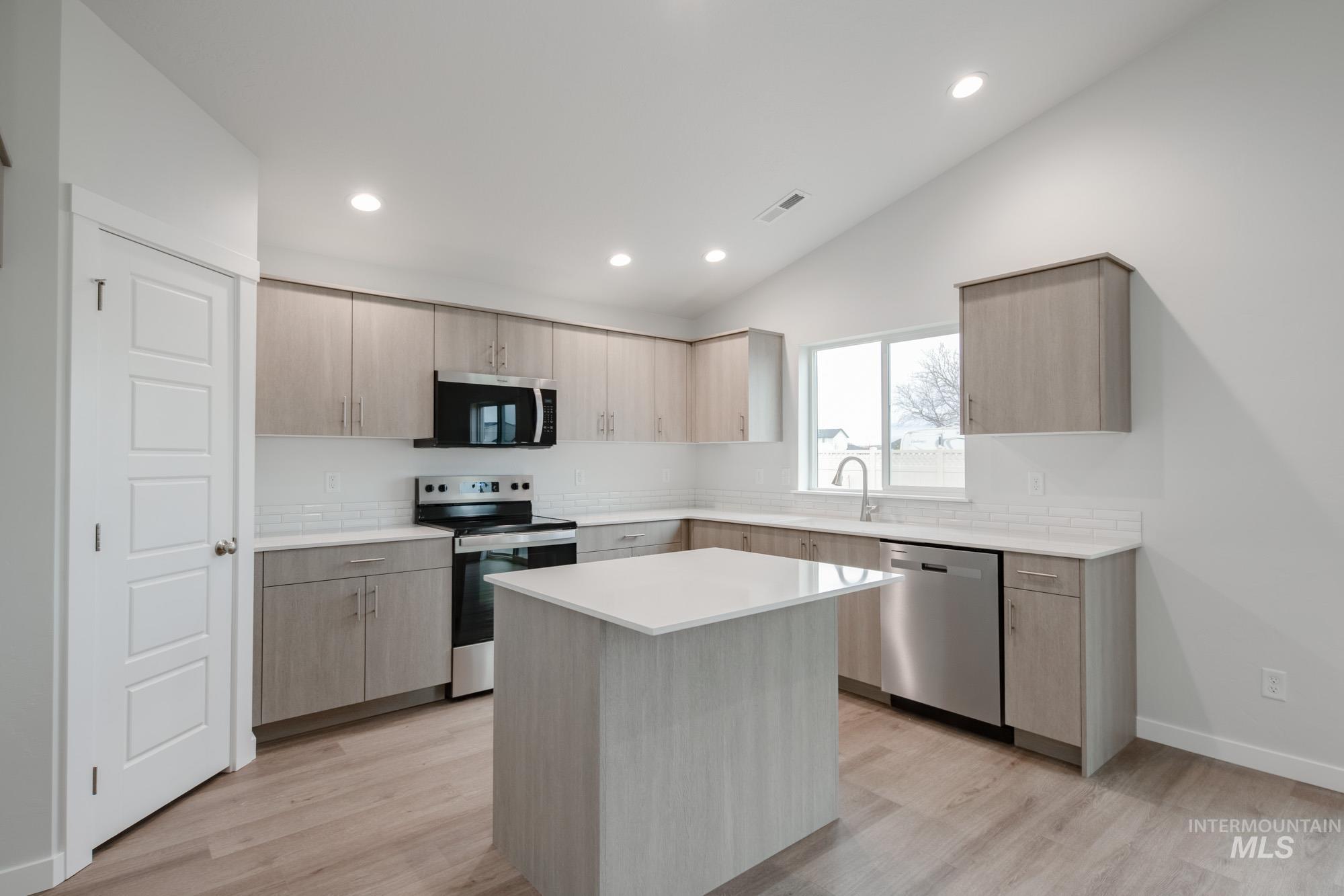 16645 Sentinel Ave, Caldwell, Idaho 83607, 4 Bedrooms, 2 Bathrooms, Residential For Sale, Price $425,990,MLS 98968401