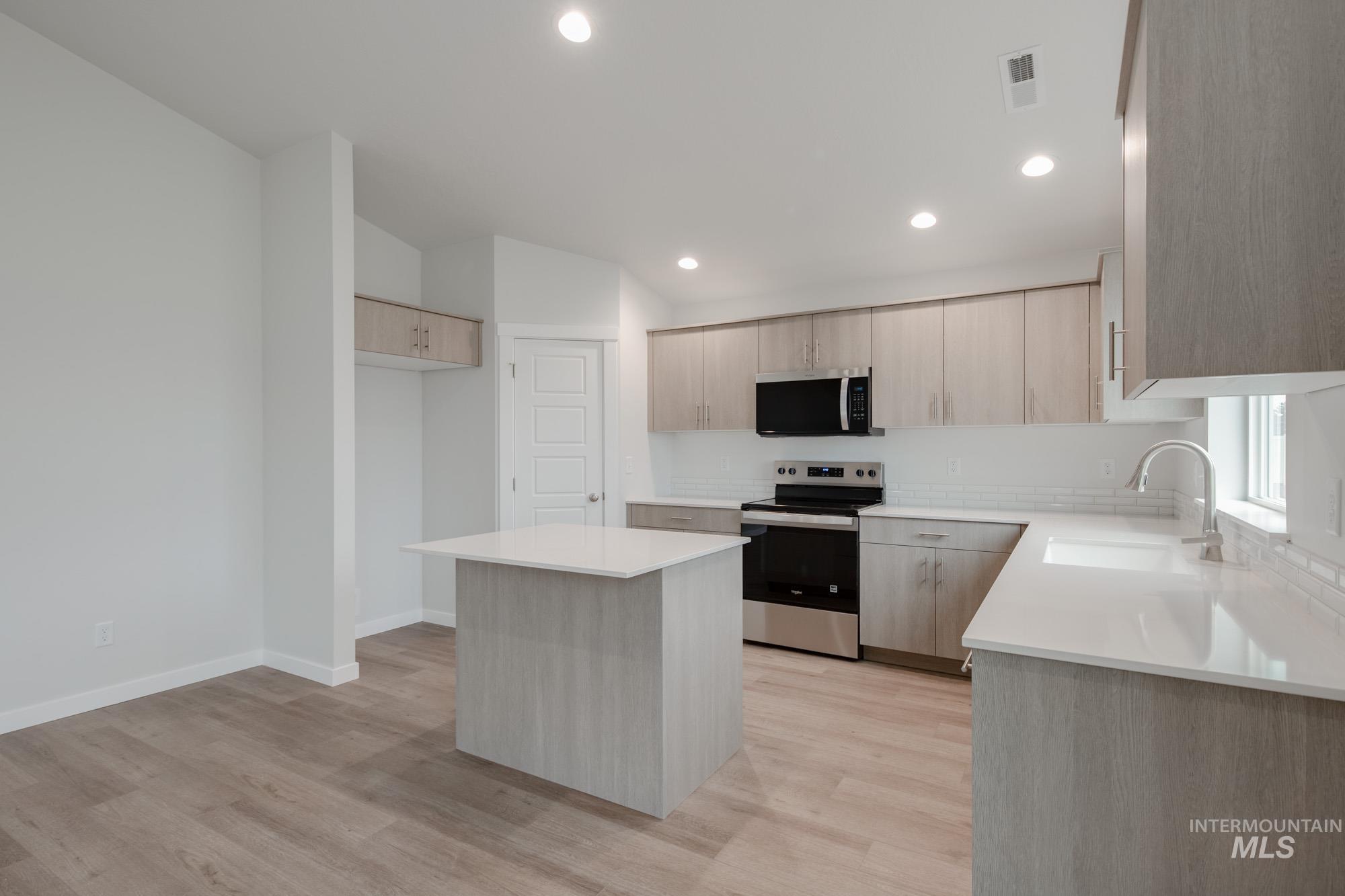 16645 Sentinel Ave, Caldwell, Idaho 83607, 4 Bedrooms, 2 Bathrooms, Residential For Sale, Price $425,990,MLS 98968401