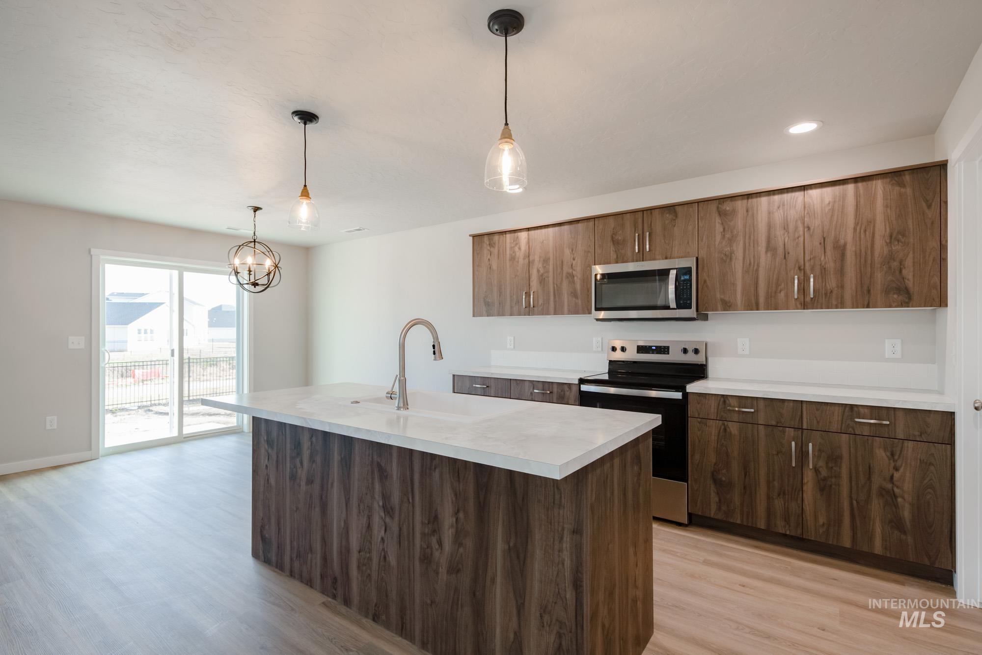 2454 W Fallon Lp, Nampa, Idaho 83651, 3 Bedrooms, 2.5 Bathrooms, Residential For Sale, Price $404,990,MLS 98968404