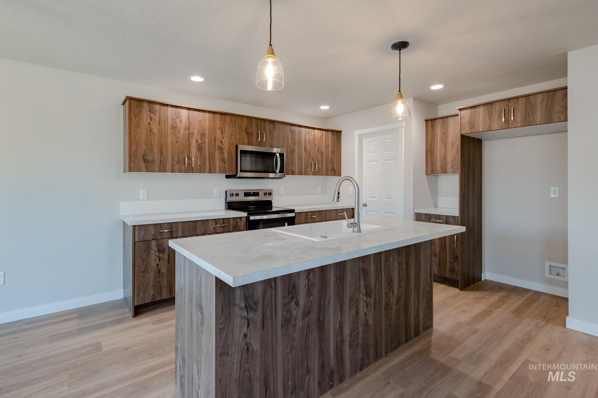 2454 W Fallon Lp, Nampa, Idaho 83651, 3 Bedrooms, 2.5 Bathrooms, Residential For Sale, Price $404,990,MLS 98968404