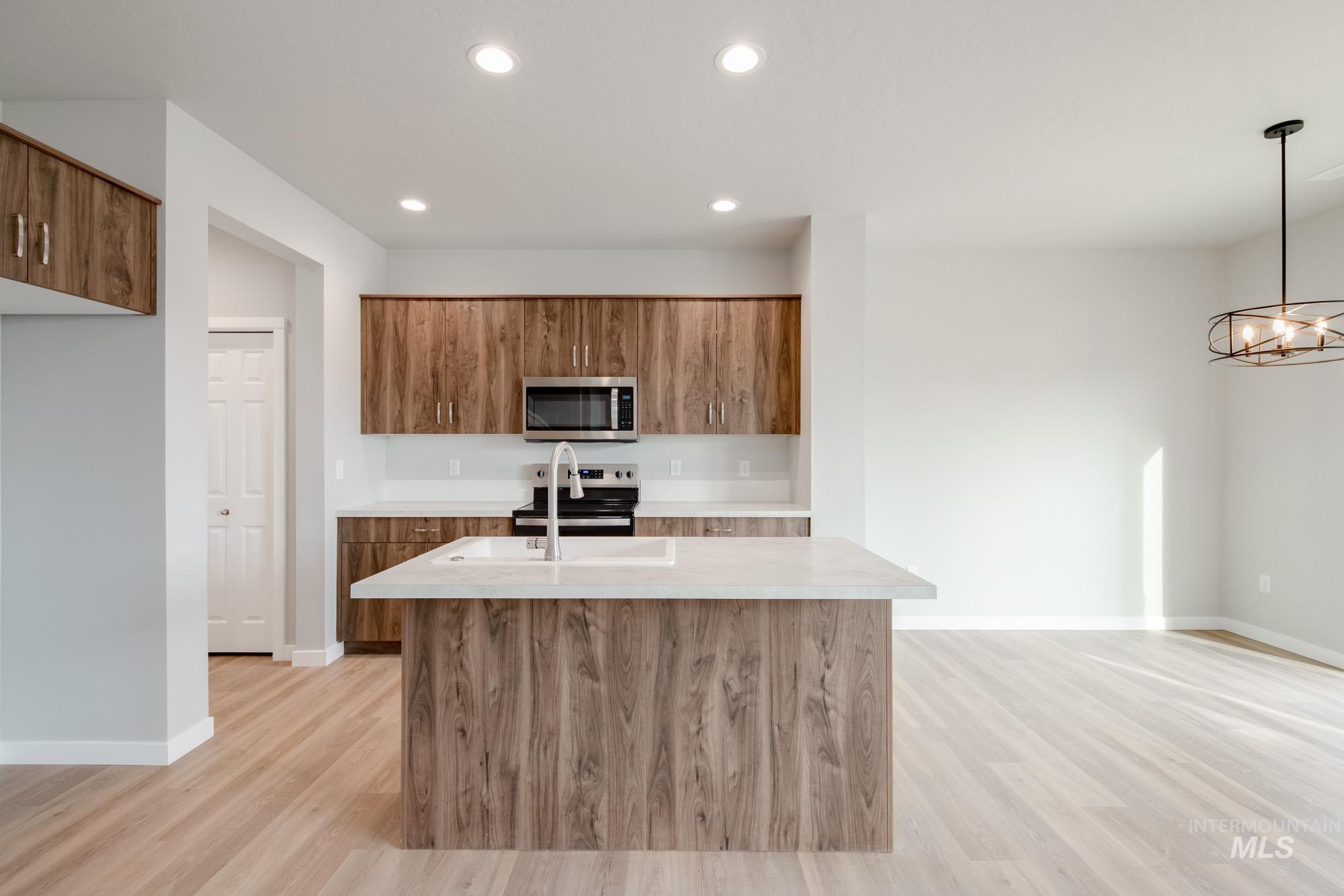 2478 W Fallon Lp, Nampa, Idaho 83651, 3 Bedrooms, 2.5 Bathrooms, Residential For Sale, Price $414,990,MLS 98968405