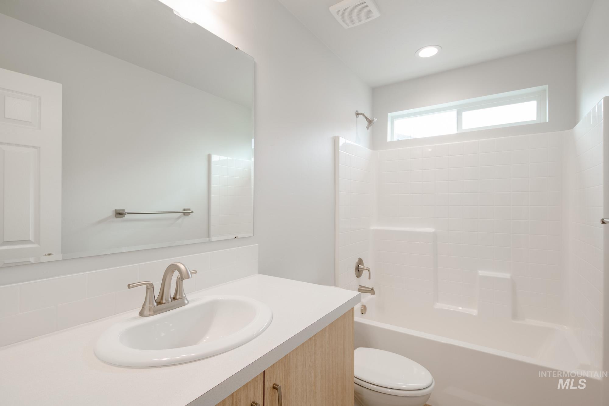 2486 W Fallon Lp, Nampa, Idaho 83651, 3 Bedrooms, 2.5 Bathrooms, Residential For Sale, Price $400,990,MLS 98968406