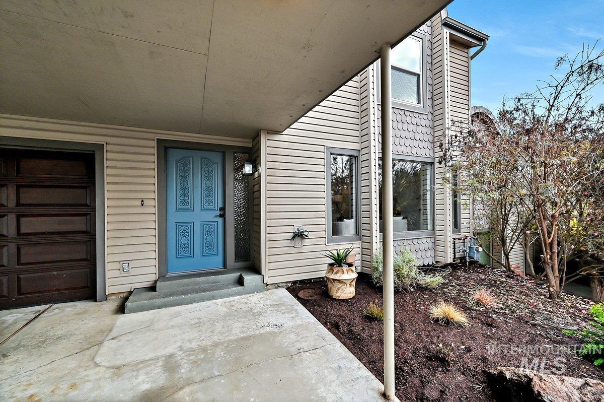 2934 N Mountain Road, Boise, Idaho 83702, 3 Bedrooms, 2.5 Bathrooms, Residential For Sale, Price $674,000,MLS 98968408