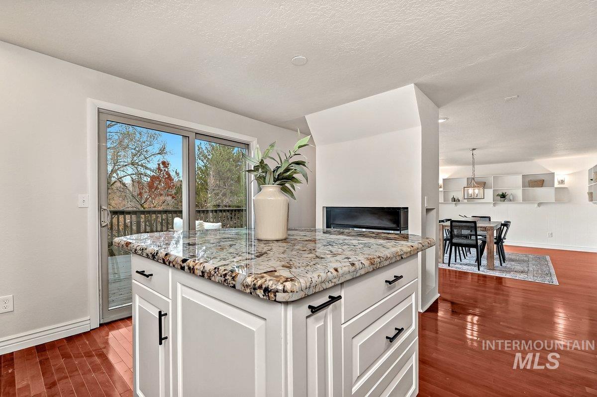 2934 N Mountain Road, Boise, Idaho 83702, 3 Bedrooms, 2.5 Bathrooms, Residential For Sale, Price $674,000,MLS 98968408