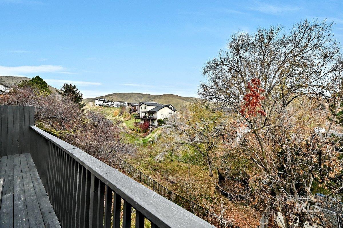 2934 N Mountain Road, Boise, Idaho 83702, 3 Bedrooms, 2.5 Bathrooms, Residential For Sale, Price $674,000,MLS 98968408