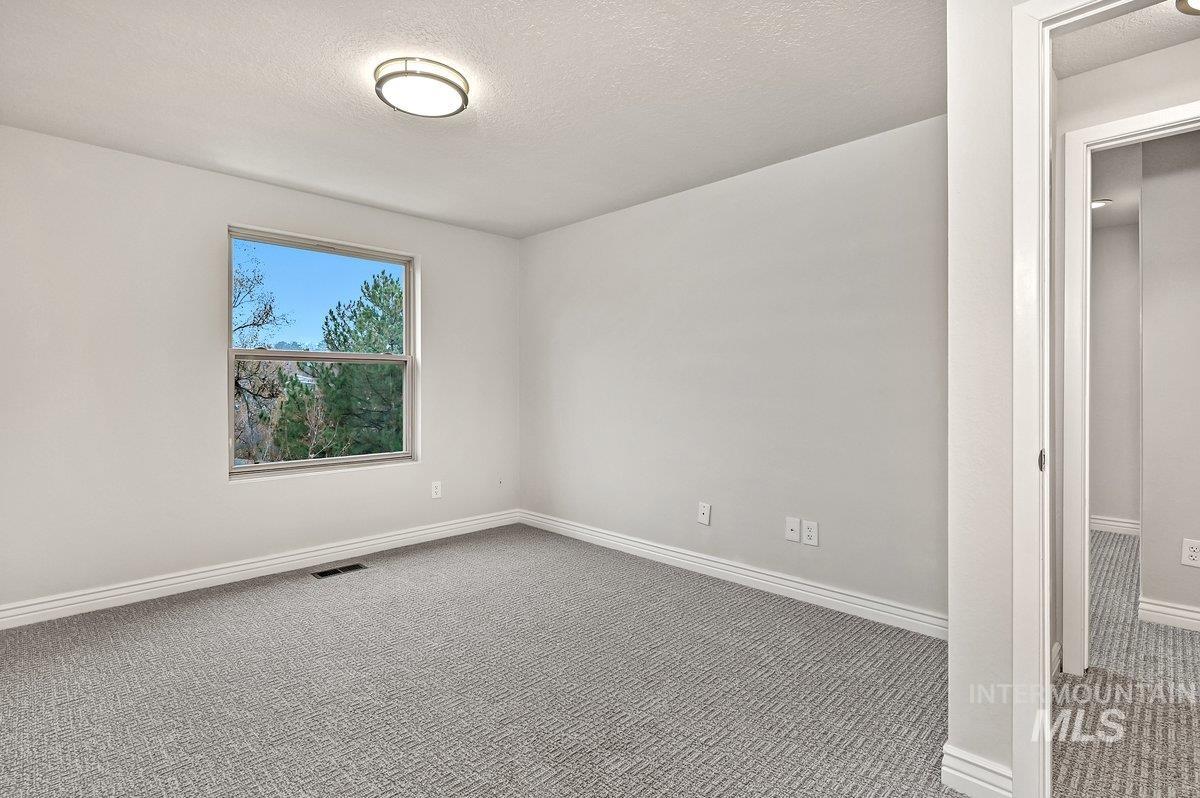 2934 N Mountain Road, Boise, Idaho 83702, 3 Bedrooms, 2.5 Bathrooms, Residential For Sale, Price $674,000,MLS 98968408