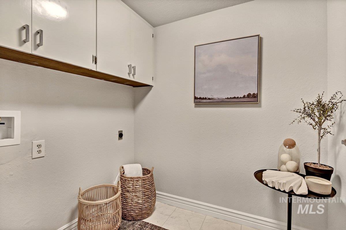 2934 N Mountain Road, Boise, Idaho 83702, 3 Bedrooms, 2.5 Bathrooms, Residential For Sale, Price $674,000,MLS 98968408