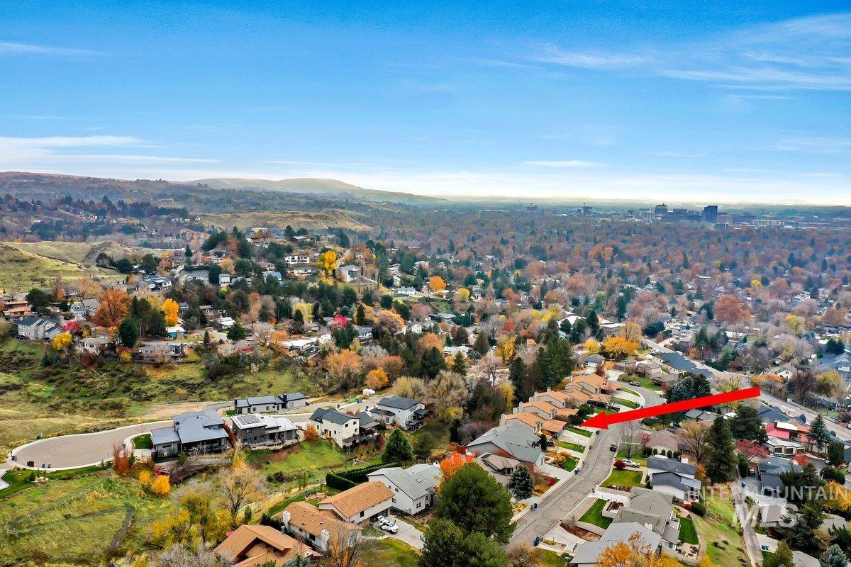 2934 N Mountain Road, Boise, Idaho 83702, 3 Bedrooms, 2.5 Bathrooms, Residential For Sale, Price $674,000,MLS 98968408