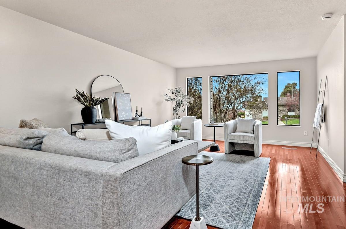 2934 N Mountain Road, Boise, Idaho 83702, 3 Bedrooms, 2.5 Bathrooms, Residential For Sale, Price $674,000,MLS 98968408