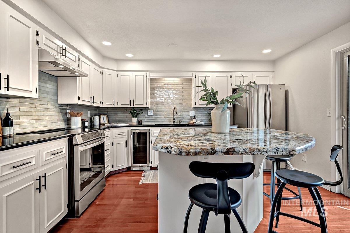 2934 N Mountain Road, Boise, Idaho 83702, 3 Bedrooms, 2.5 Bathrooms, Residential For Sale, Price $674,000,MLS 98968408