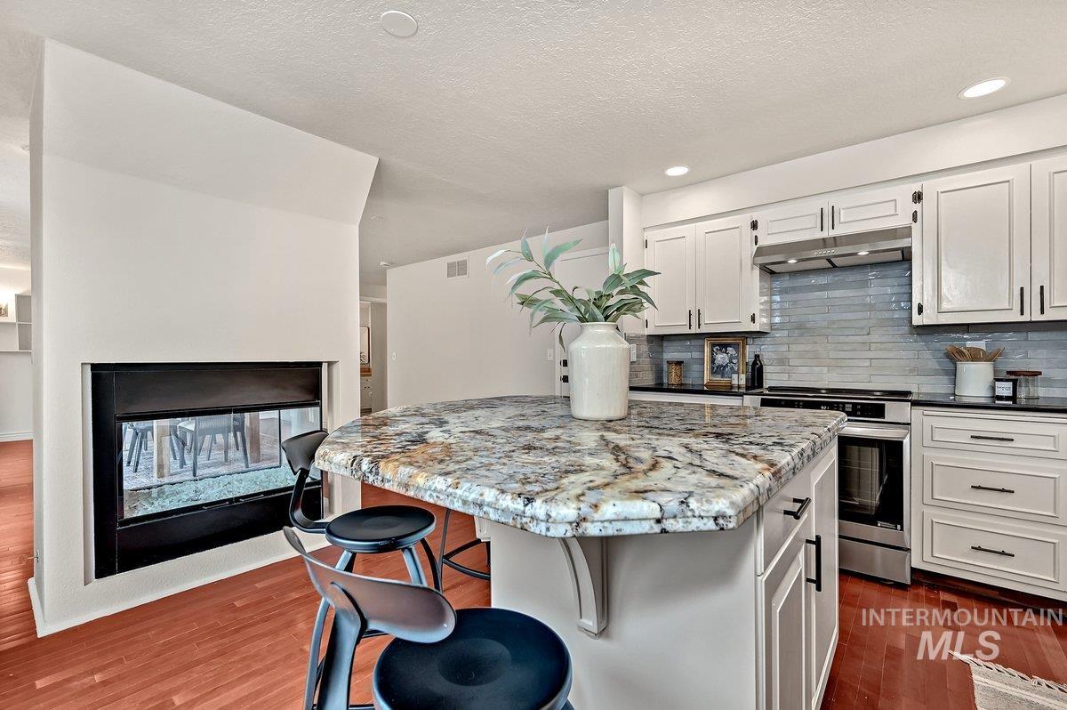 2934 N Mountain Road, Boise, Idaho 83702, 3 Bedrooms, 2.5 Bathrooms, Residential For Sale, Price $674,000,MLS 98968408