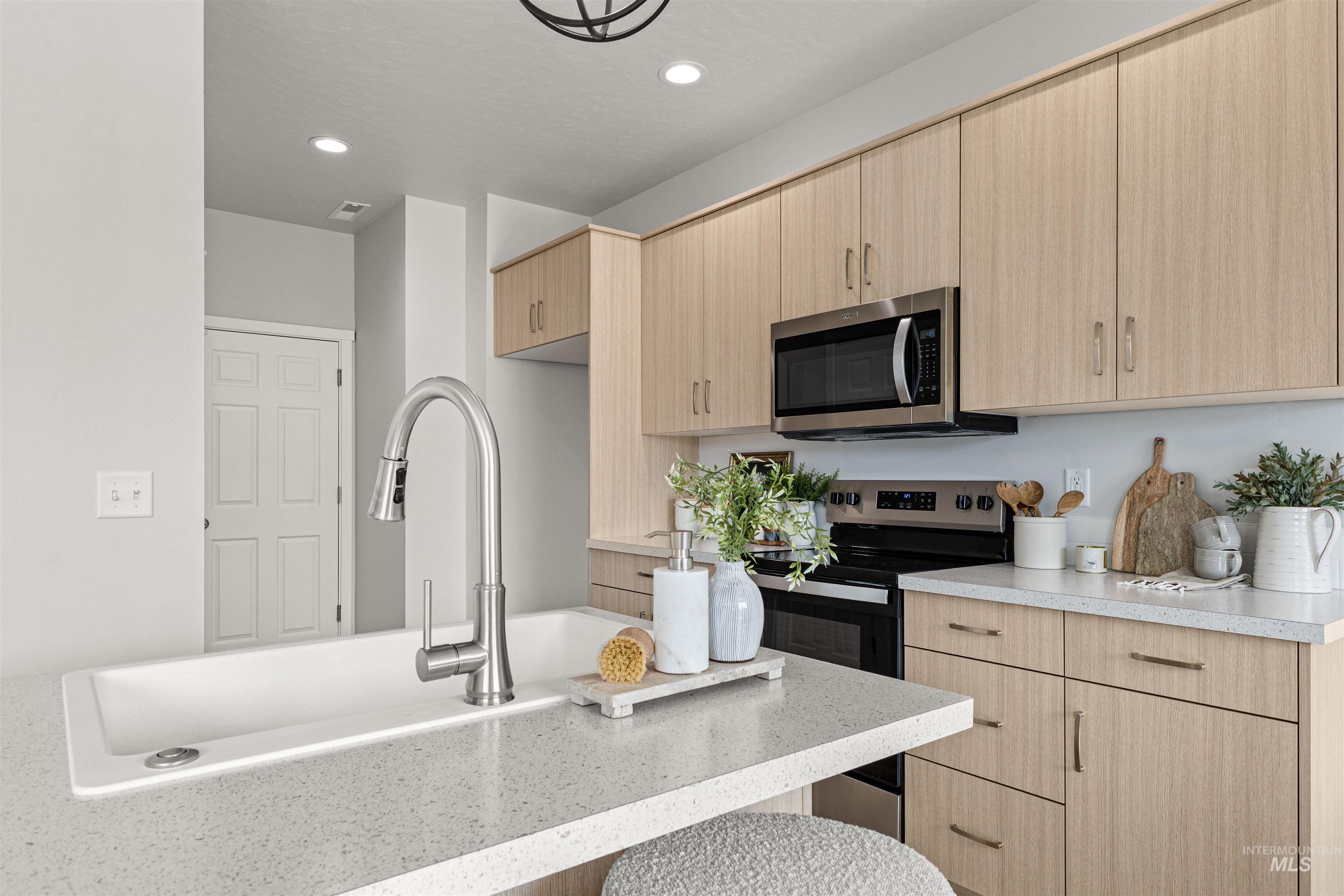 2526 W Fallon Lp, Nampa, Idaho 83651, 3 Bedrooms, 2.5 Bathrooms, Residential For Sale, Price $402,990, 98968409