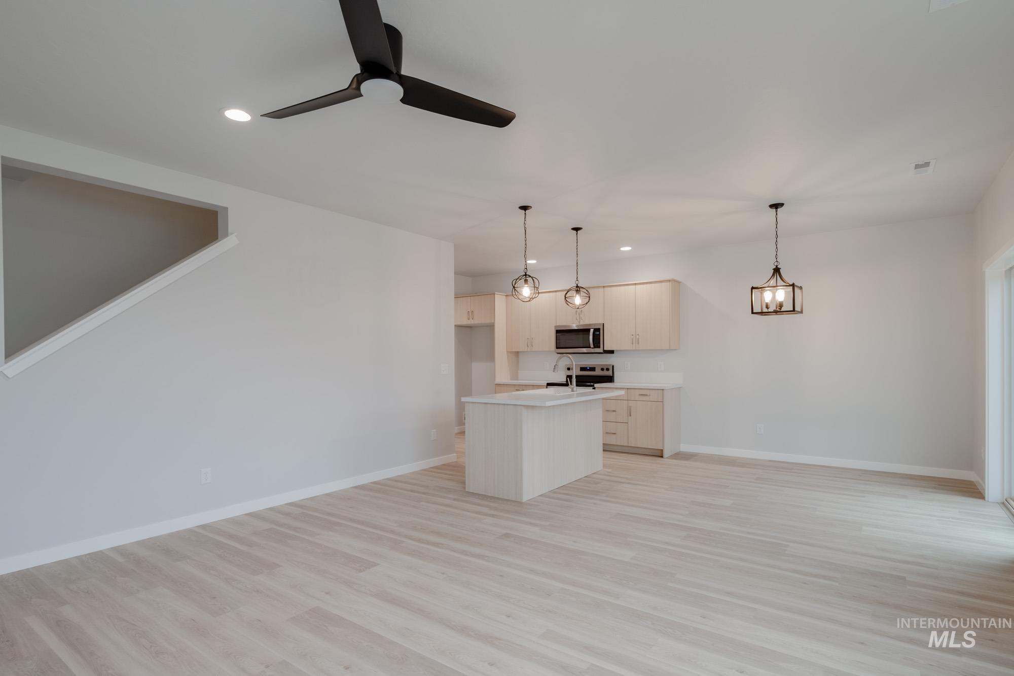 2526 W Fallon Loop, Nampa, Idaho 83651, 3 Bedrooms, 2.5 Bathrooms, Residential For Sale, Price $403,990,MLS 98968409