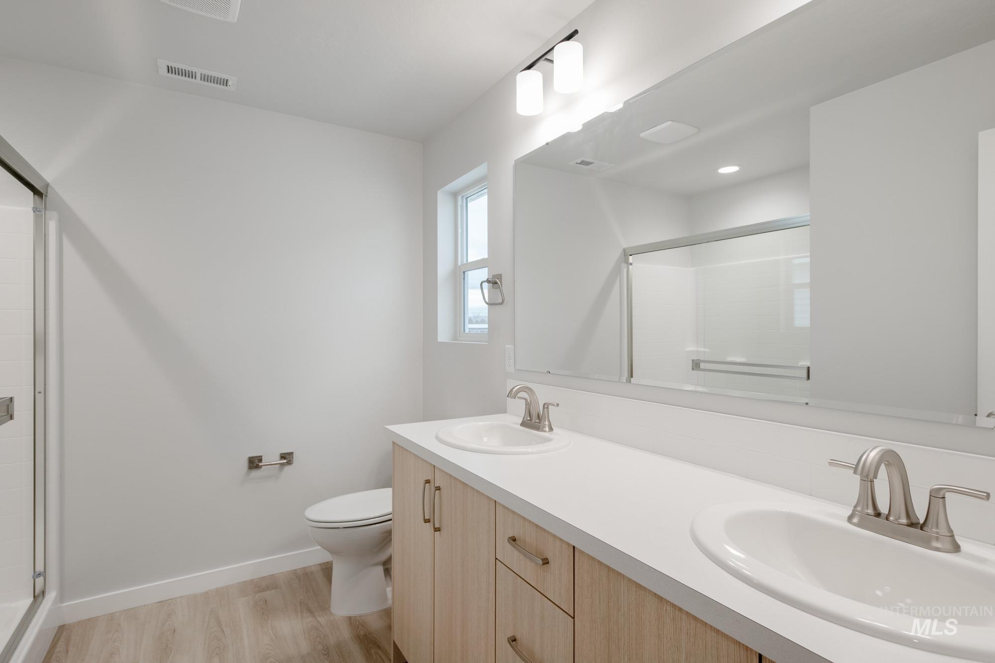 2526 W Fallon Loop, Nampa, Idaho 83651, 3 Bedrooms, 2.5 Bathrooms, Residential For Sale, Price $403,990,MLS 98968409