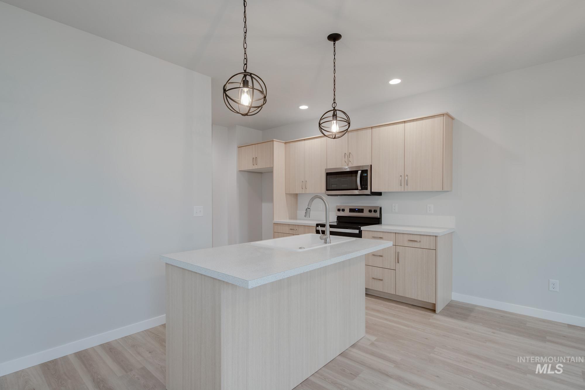 2526 W Fallon Loop, Nampa, Idaho 83651, 3 Bedrooms, 2.5 Bathrooms, Residential For Sale, Price $403,990,MLS 98968409