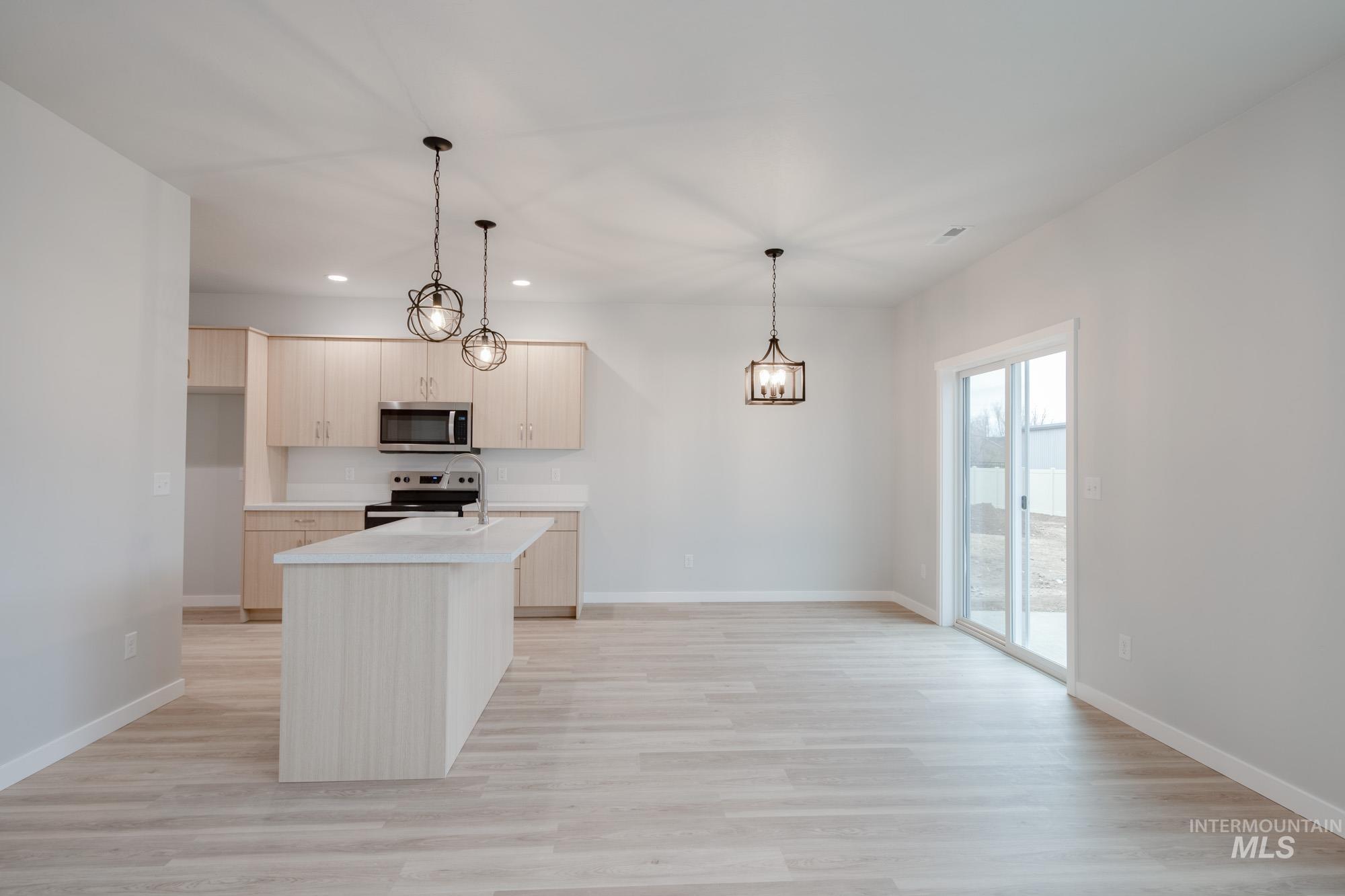 2526 W Fallon Loop, Nampa, Idaho 83651, 3 Bedrooms, 2.5 Bathrooms, Residential For Sale, Price $403,990,MLS 98968409