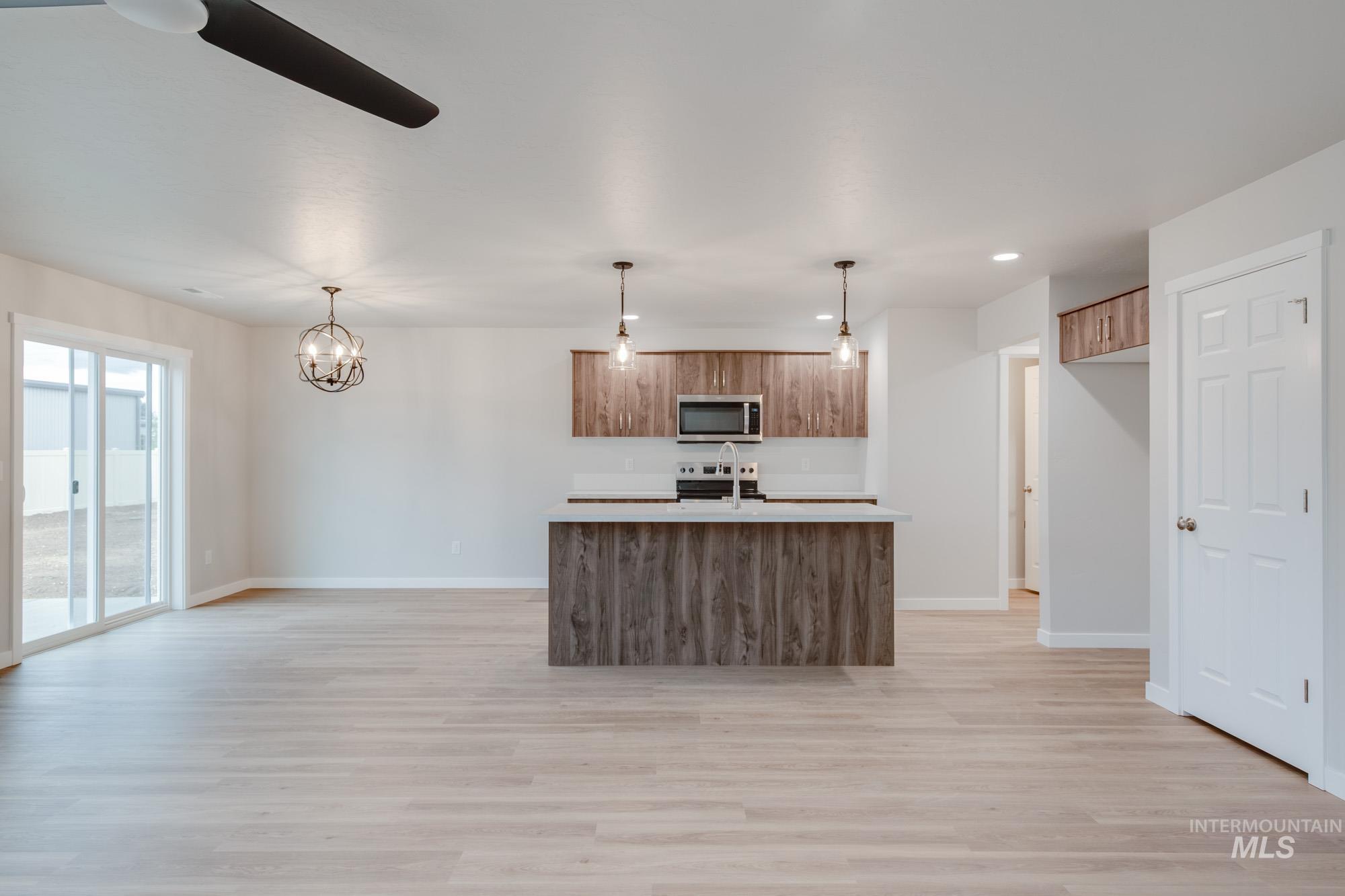 2534 W Fallon Lp, Nampa, Idaho 83651, 3 Bedrooms, 2.5 Bathrooms, Residential For Sale, Price $426,990,MLS 98968411