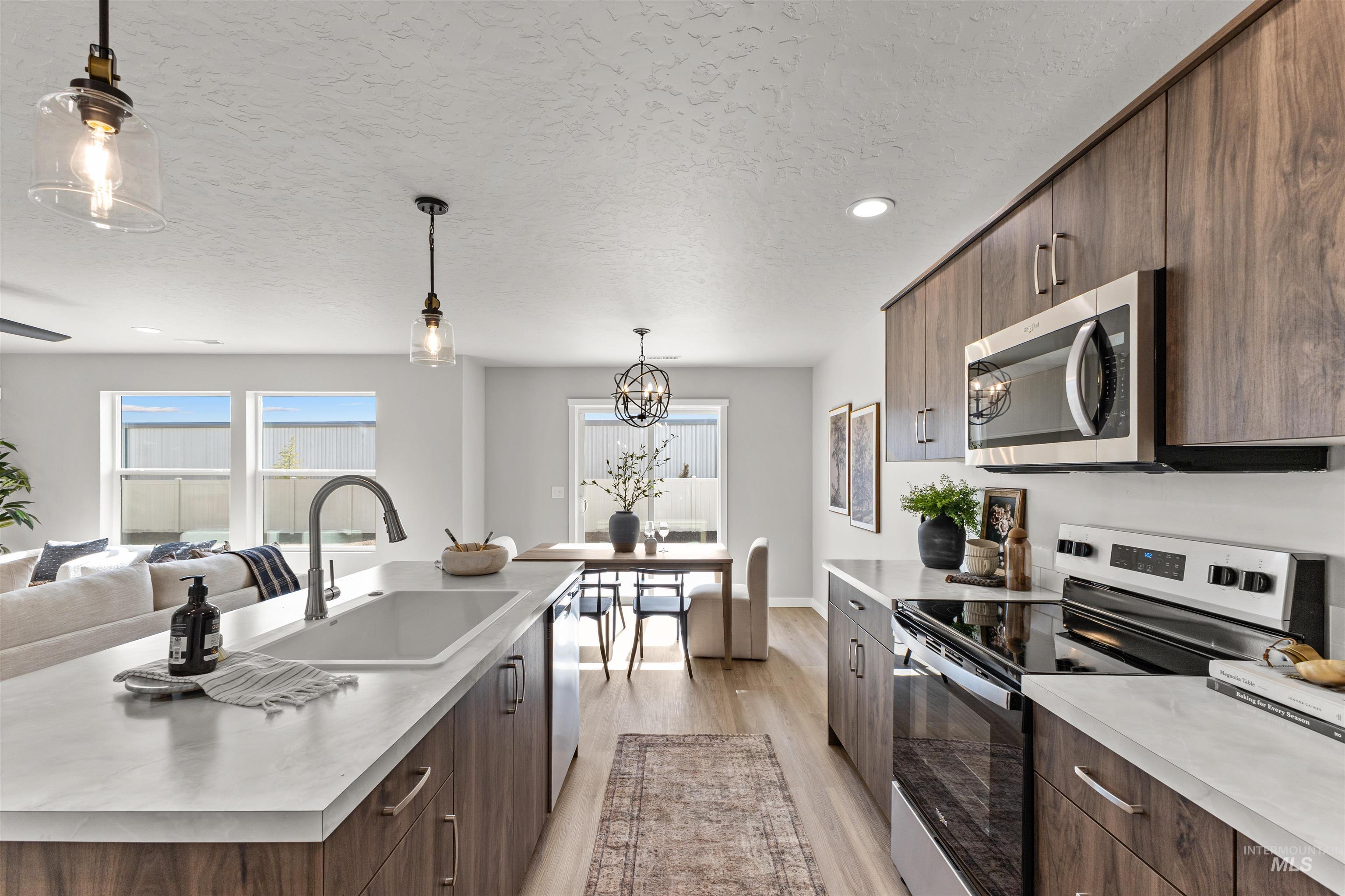 2534 W Fallon Lp, Nampa, Idaho 83651, 3 Bedrooms, 2.5 Bathrooms, Residential For Sale, Price $424,990, 98968411