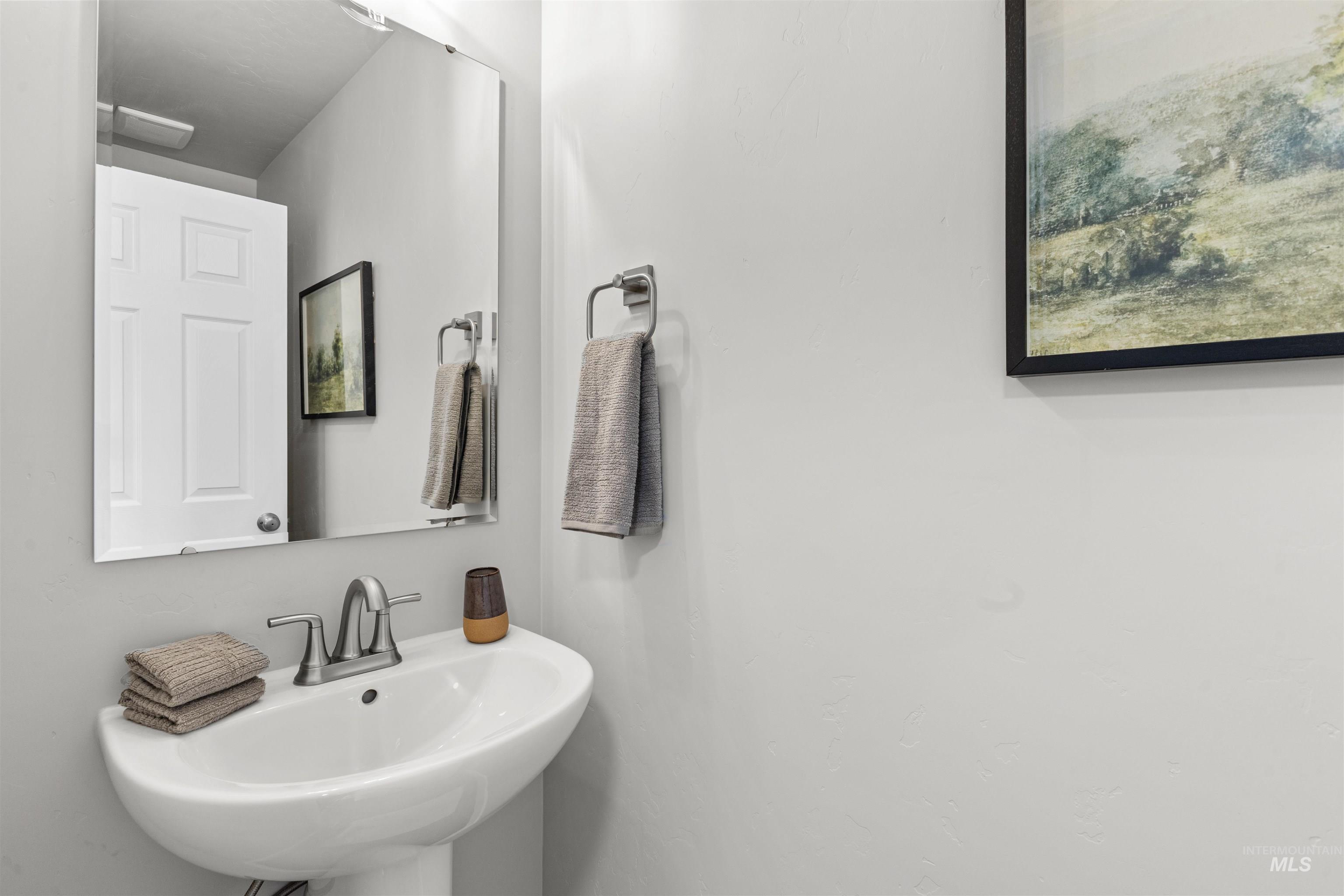 2534 W Fallon Lp, Nampa, Idaho 83651, 3 Bedrooms, 2.5 Bathrooms, Residential For Sale, Price $424,990, 98968411