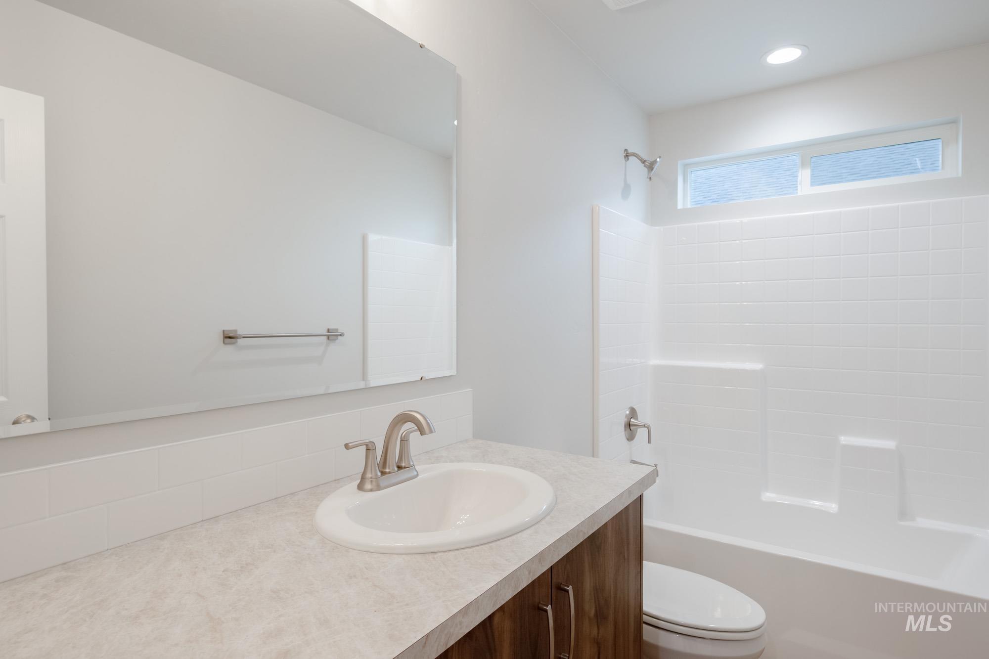 2534 W Fallon Lp, Nampa, Idaho 83651, 3 Bedrooms, 2.5 Bathrooms, Residential For Sale, Price $426,990, 98968411