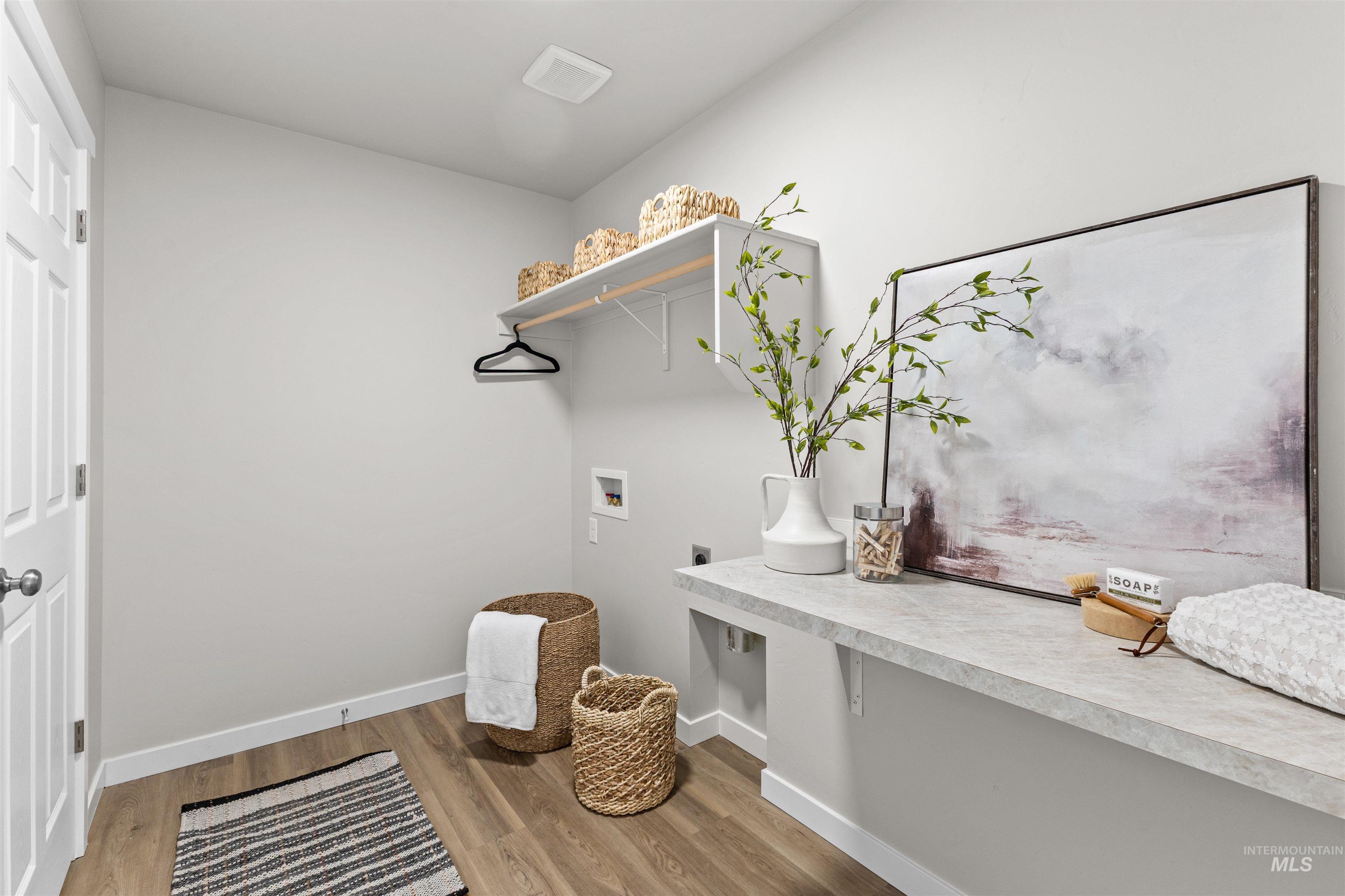 2534 W Fallon Lp, Nampa, Idaho 83651, 3 Bedrooms, 2.5 Bathrooms, Residential For Sale, Price $424,990, 98968411