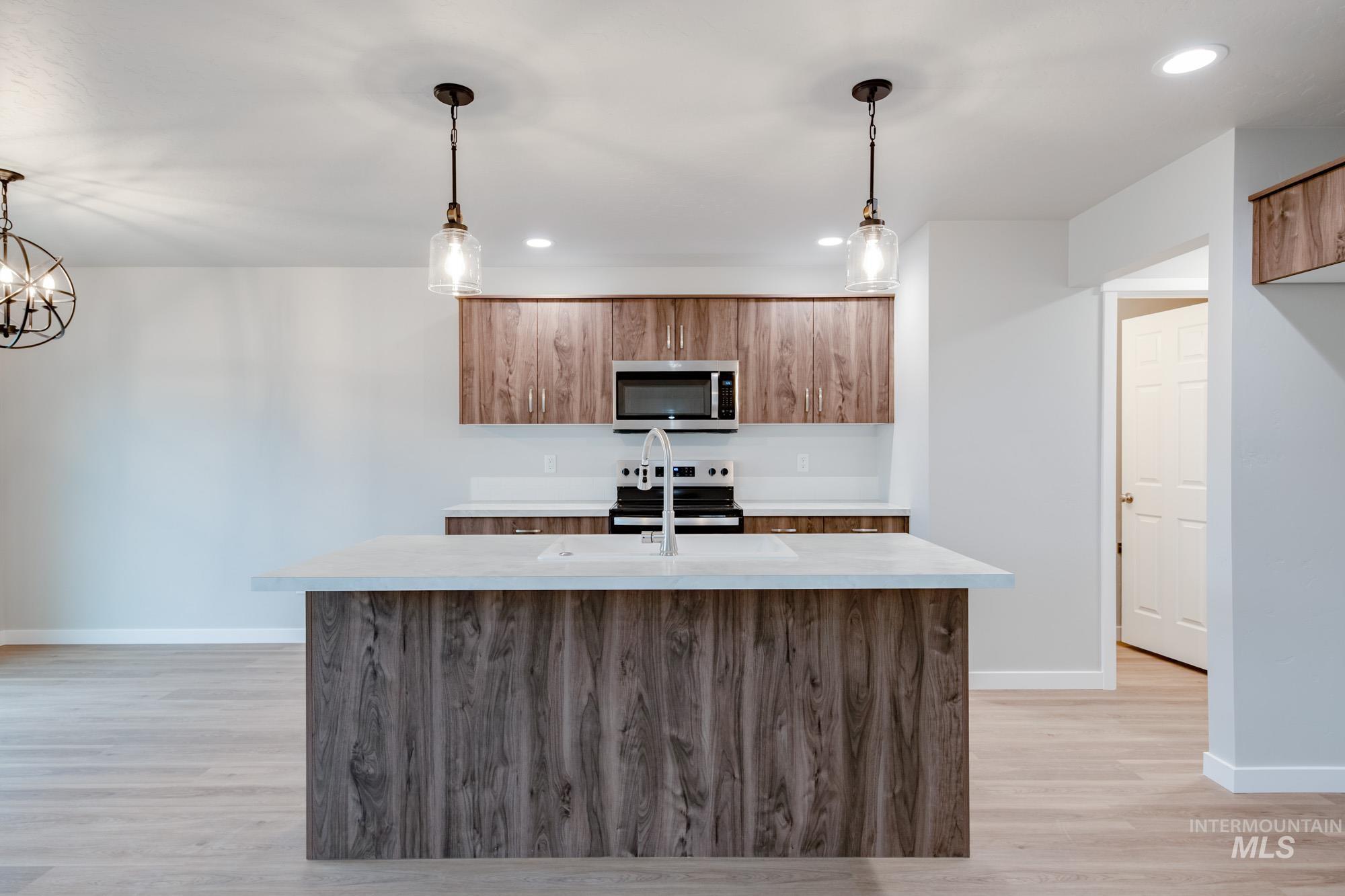 2534 W Fallon Lp, Nampa, Idaho 83651, 3 Bedrooms, 2.5 Bathrooms, Residential For Sale, Price $426,990, 98968411