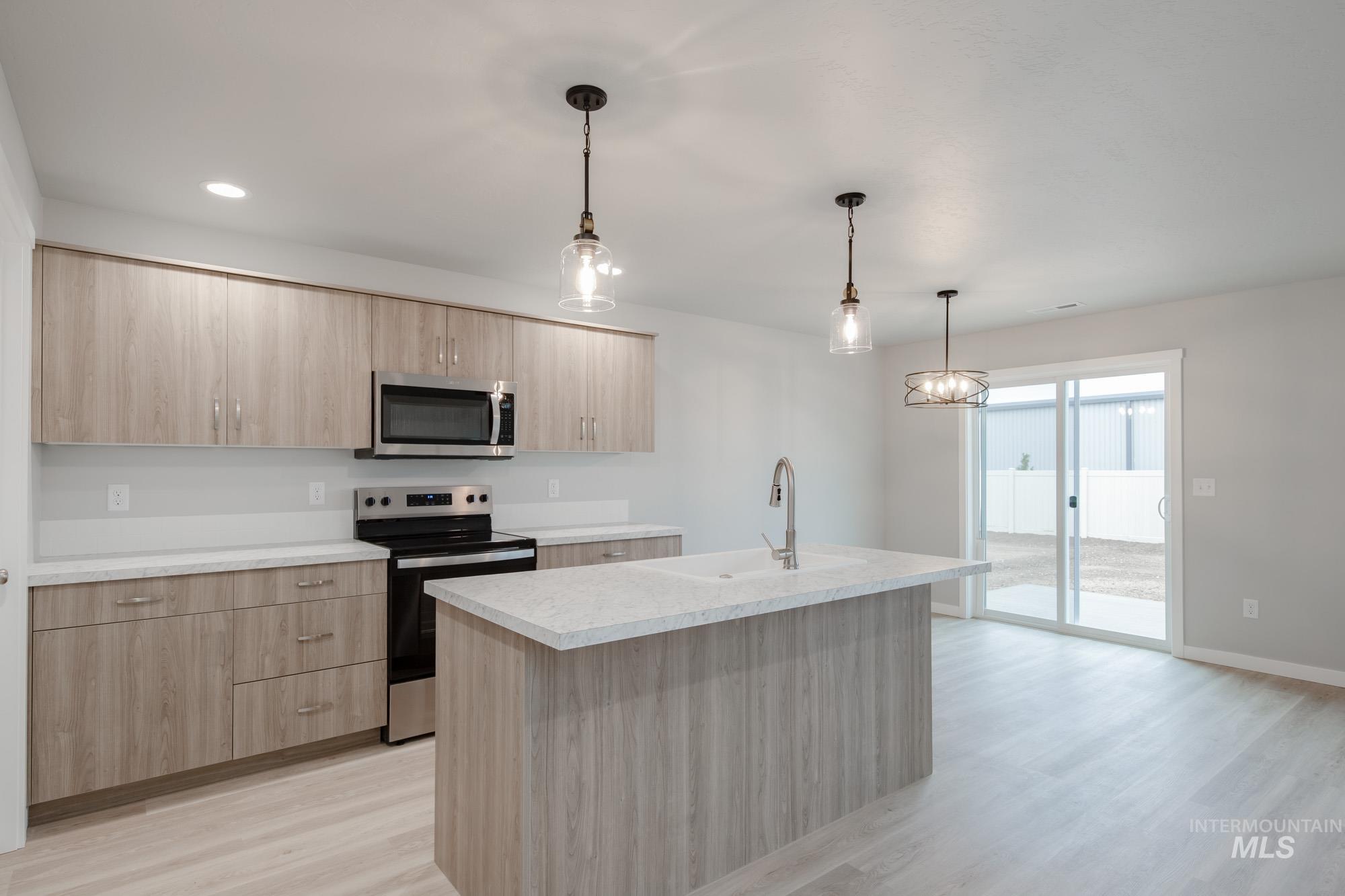 2542 W Fallon Lp, Nampa, Idaho 83651, 3 Bedrooms, 2.5 Bathrooms, Residential For Sale, Price $401,990,MLS 98968412