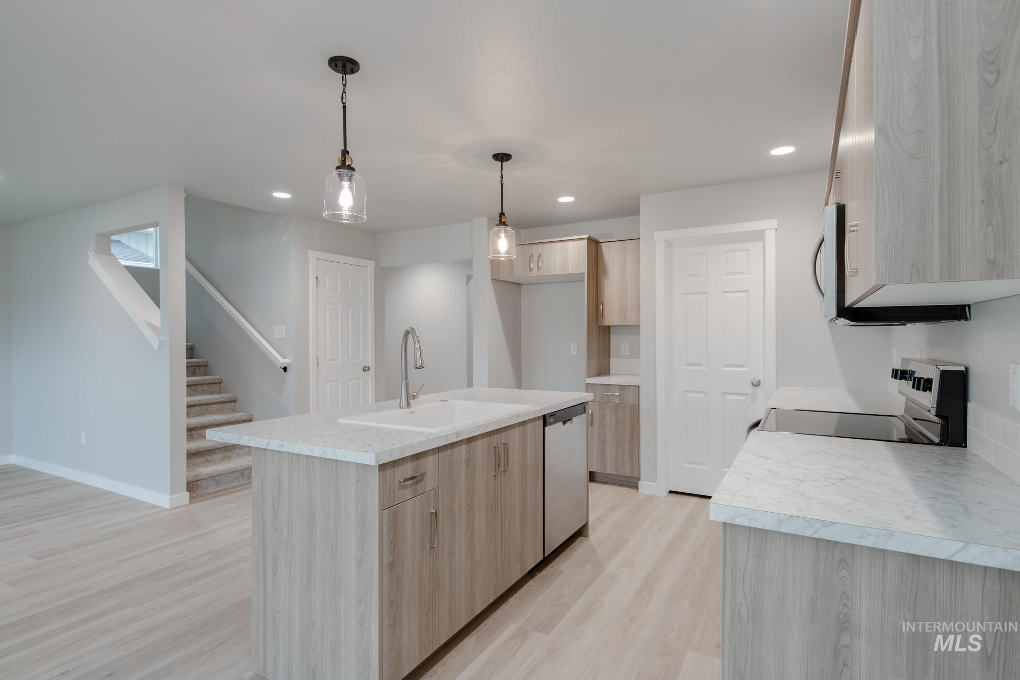 2542 W Fallon Lp, Nampa, Idaho 83651, 3 Bedrooms, 2.5 Bathrooms, Residential For Sale, Price $401,990,MLS 98968412