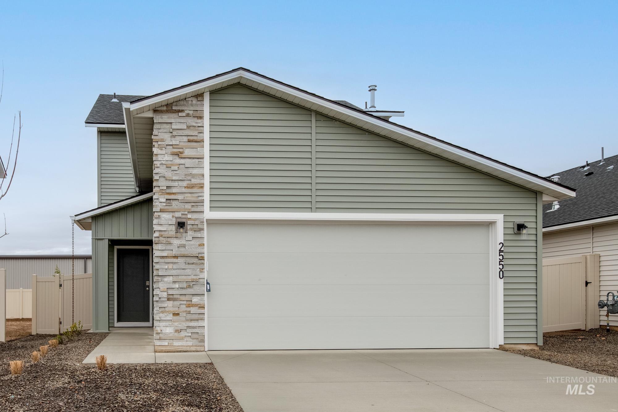2550 W Fallon Lp, Nampa, Idaho 83651, 3 Bedrooms, 2.5 Bathrooms, Residential For Sale, Price $394,990,MLS 98968413
