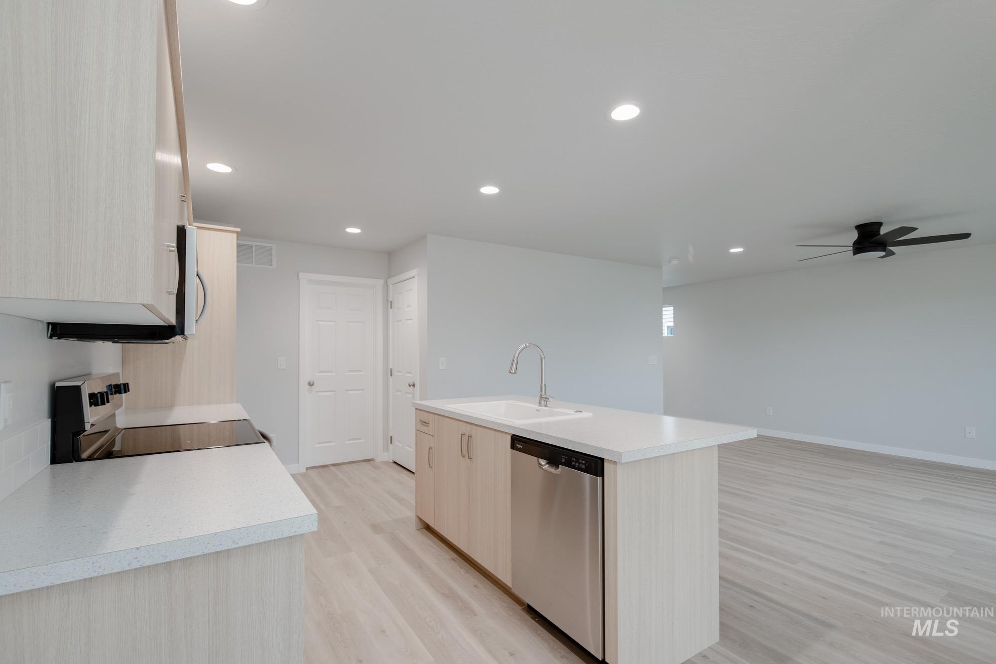 2550 W Fallon Lp, Nampa, Idaho 83651, 3 Bedrooms, 2.5 Bathrooms, Residential For Sale, Price $394,990,MLS 98968413