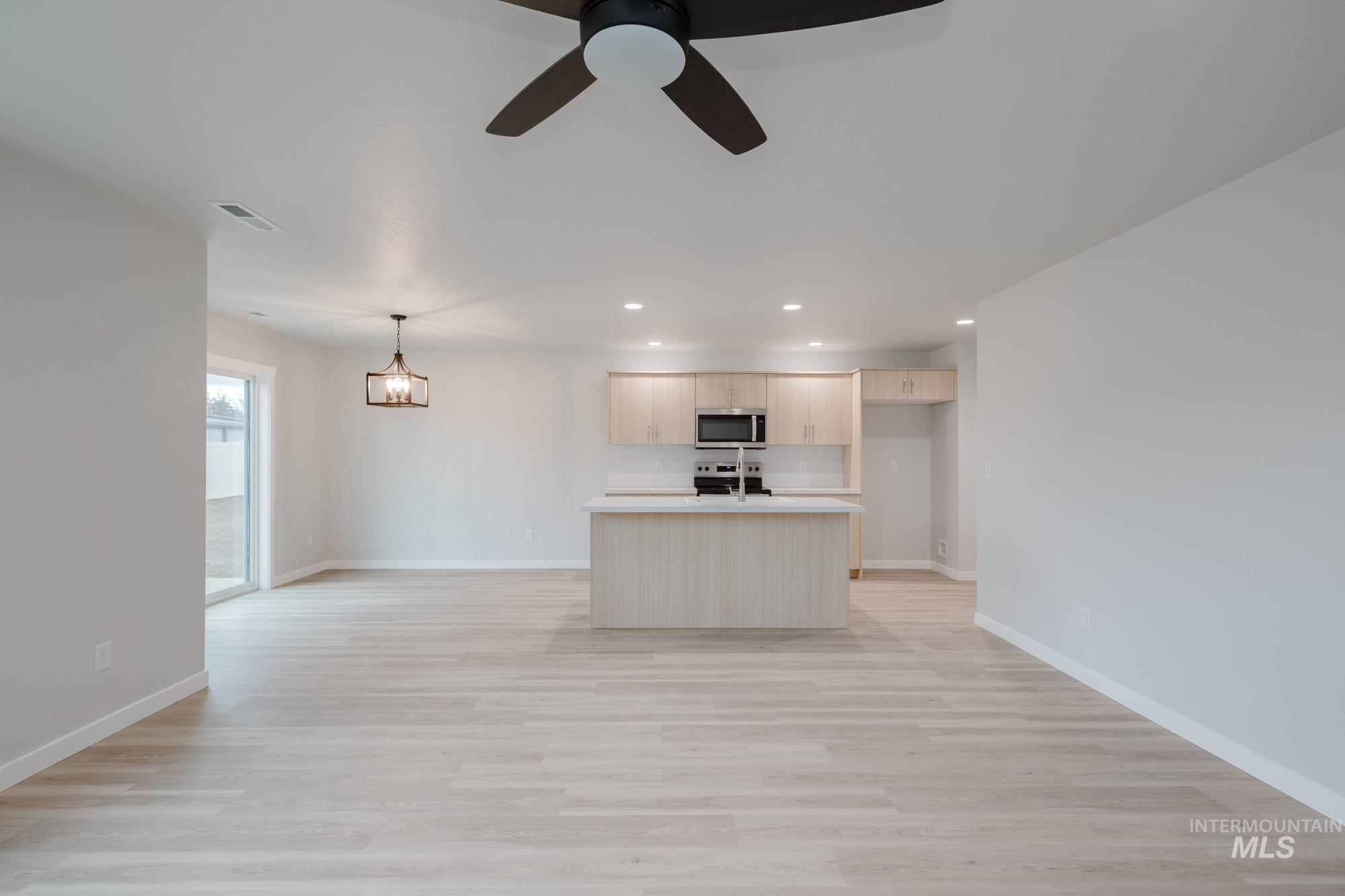 2550 W Fallon Lp, Nampa, Idaho 83651, 3 Bedrooms, 2.5 Bathrooms, Residential For Sale, Price $394,990,MLS 98968413