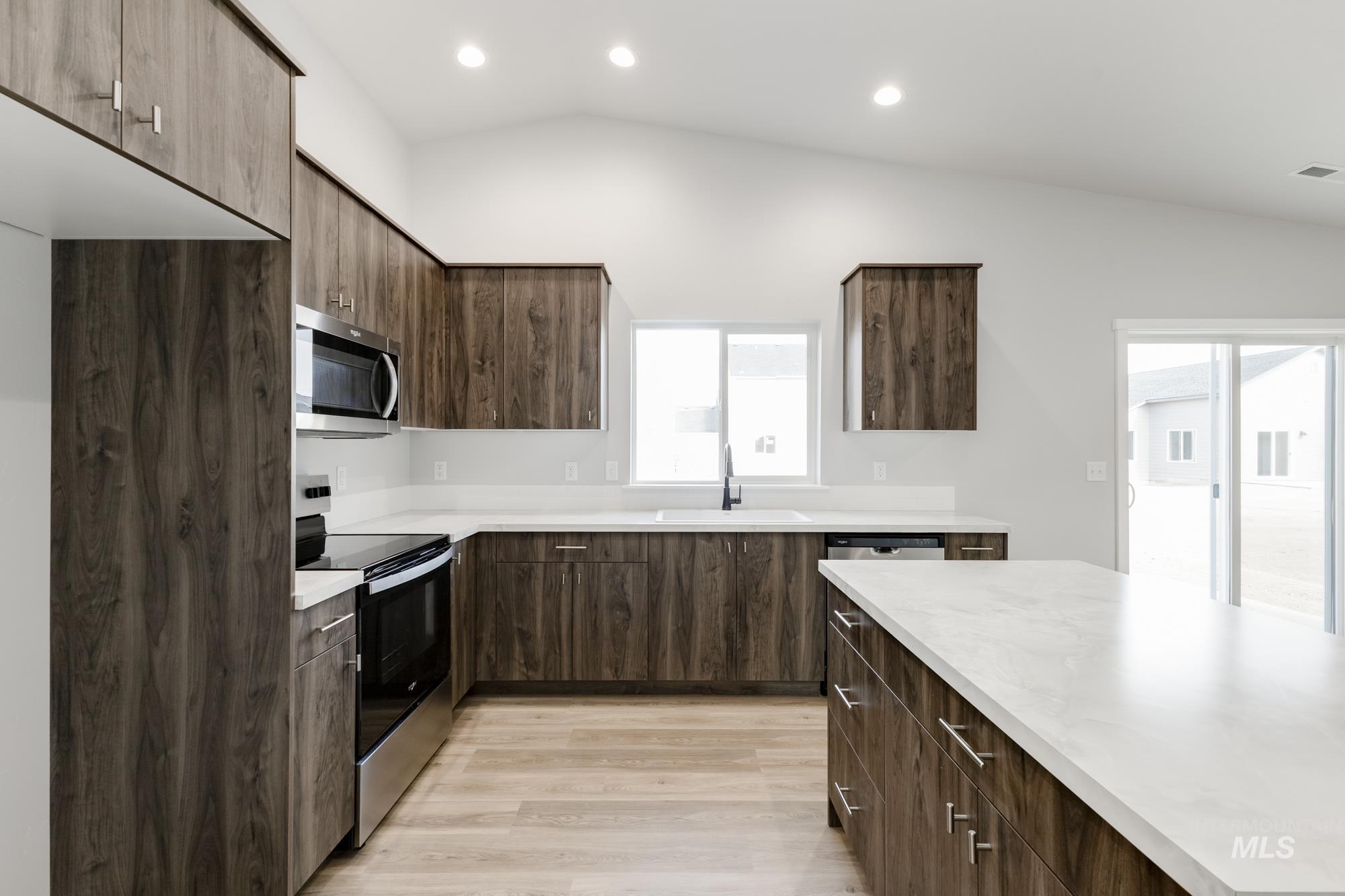 3770 E Syracuse St, Nampa, Idaho 83686, 4 Bedrooms, 2 Bathrooms, Residential For Sale, Price $415,990,MLS 98968417