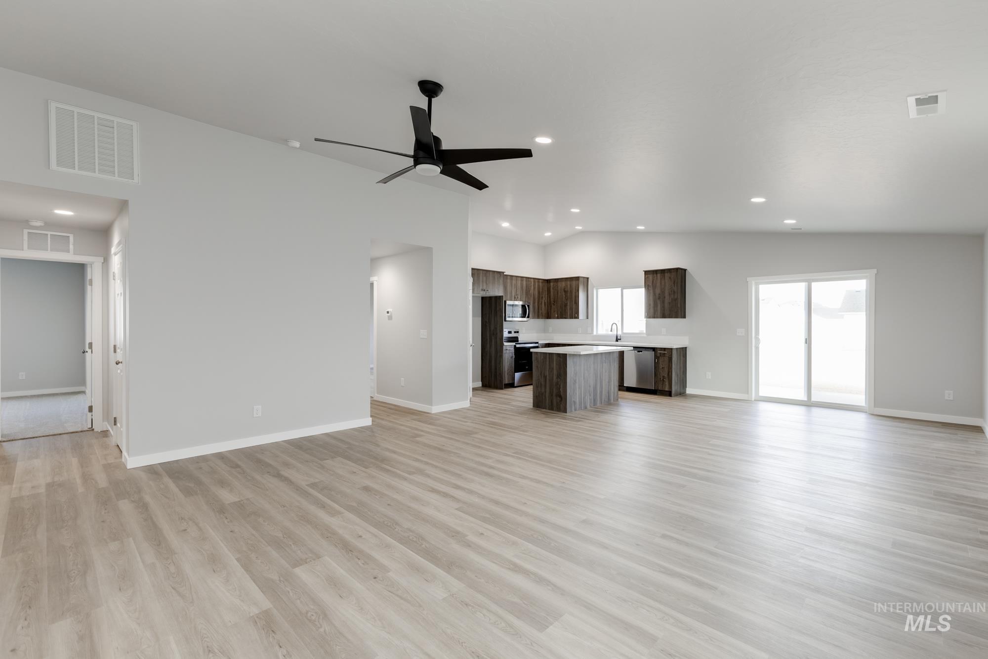 3770 E Syracuse St, Nampa, Idaho 83686, 4 Bedrooms, 2 Bathrooms, Residential For Sale, Price $415,990,MLS 98968417