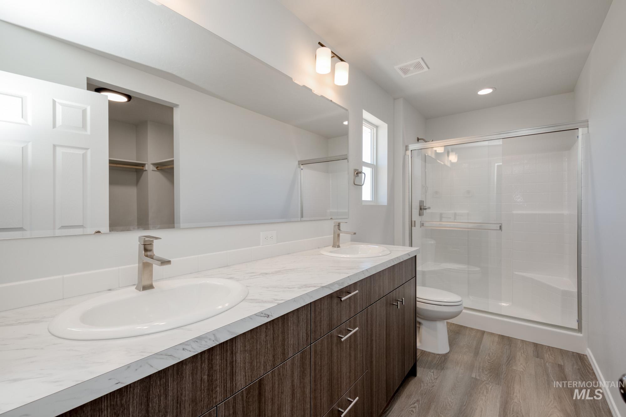 3769 E Jamestown Dr, Nampa, Idaho 83686, 4 Bedrooms, 2.5 Bathrooms, Residential For Sale, Price $429,990,MLS 98968418