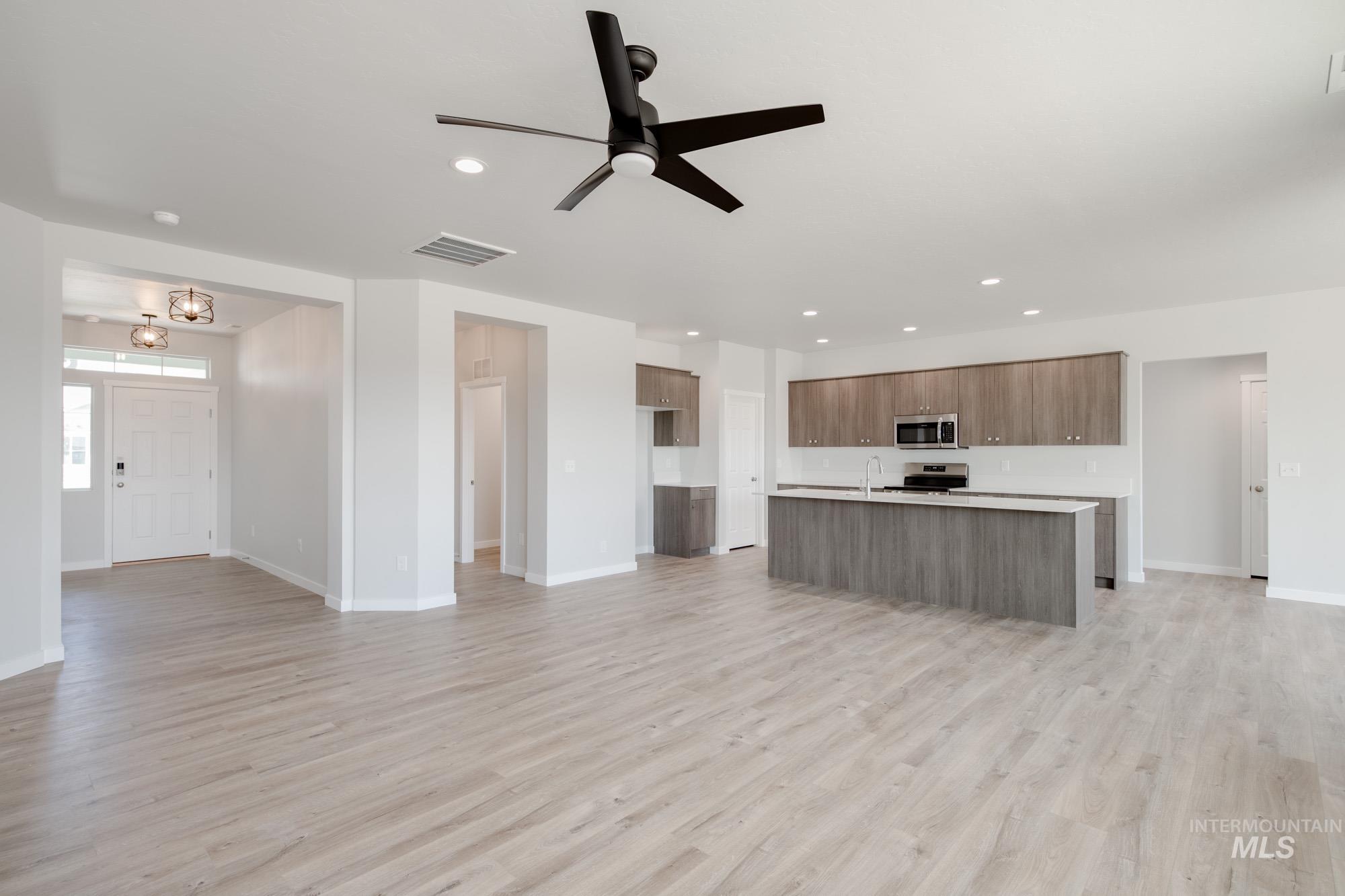 3823 E Jamestown Dr, Nampa, Idaho 83686, 4 Bedrooms, 2 Bathrooms, Residential For Sale, Price $489,990,MLS 98968420