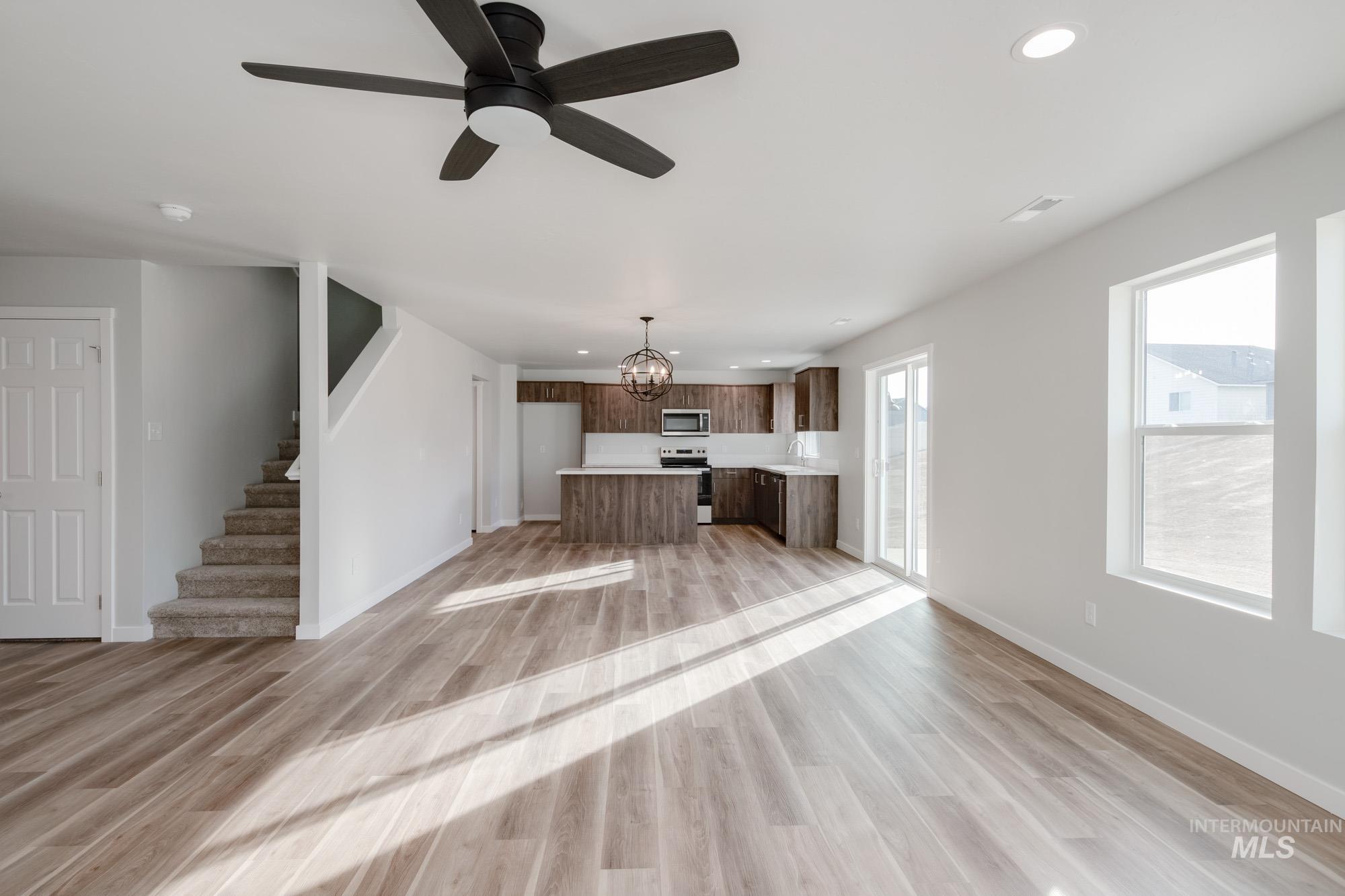 3895 E Jamestown Dr, Nampa, Idaho 83686, 5 Bedrooms, 3 Bathrooms, Residential For Sale, Price $484,990,MLS 98968421