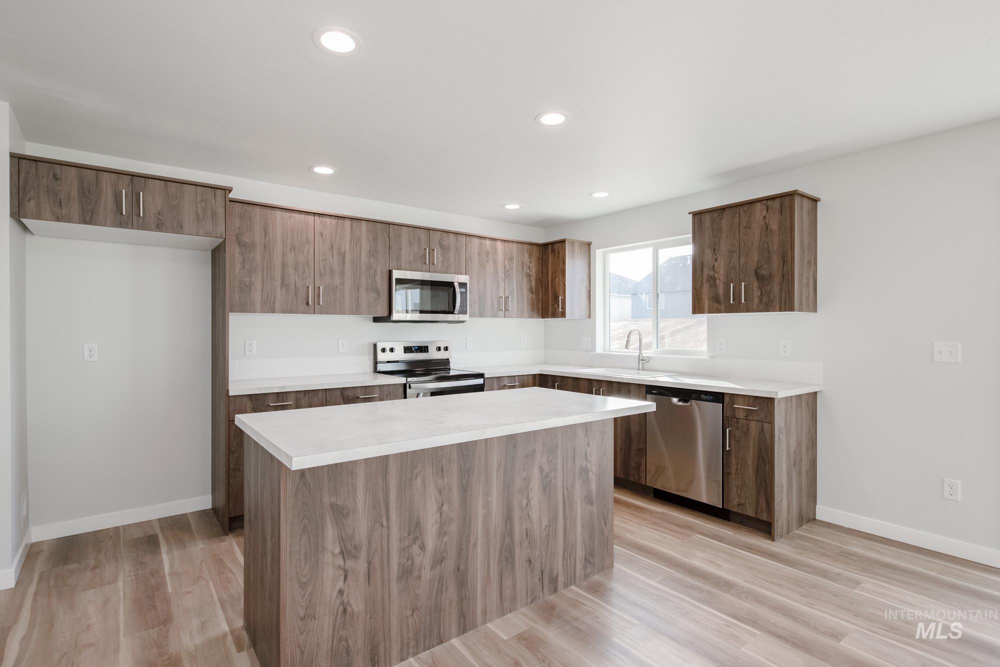 3895 E Jamestown Dr, Nampa, Idaho 83686, 5 Bedrooms, 3 Bathrooms, Residential For Sale, Price $484,990,MLS 98968421