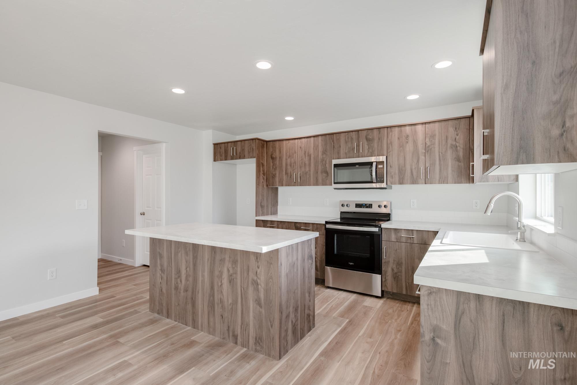 3895 E Jamestown Dr, Nampa, Idaho 83686, 5 Bedrooms, 3 Bathrooms, Residential For Sale, Price $484,990,MLS 98968421