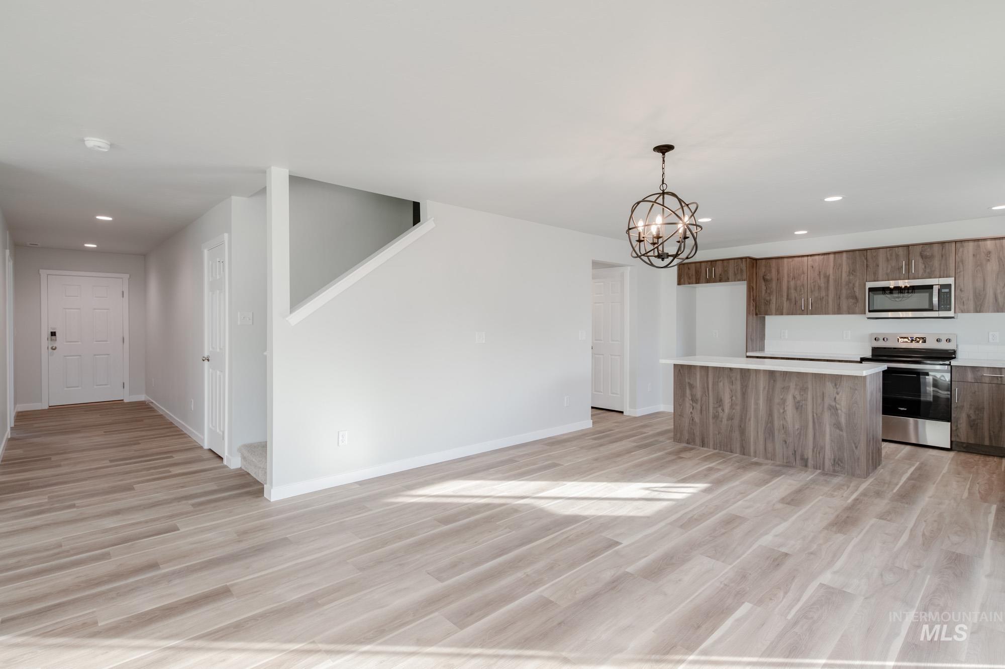 3895 E Jamestown Dr, Nampa, Idaho 83686, 5 Bedrooms, 3 Bathrooms, Residential For Sale, Price $484,990,MLS 98968421