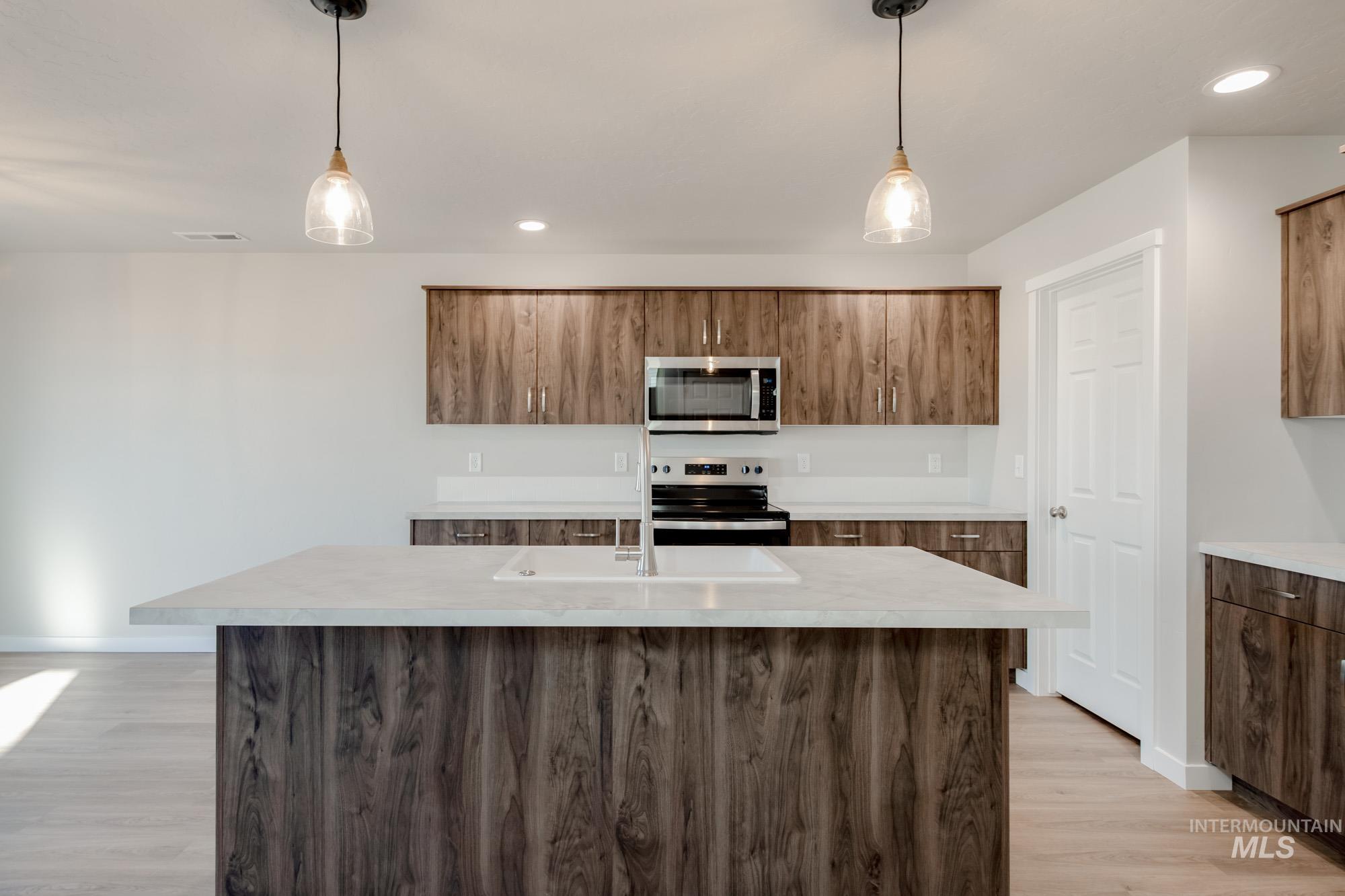 3019 S Maple Ranch Way, Nampa, Idaho 83686, 3 Bedrooms, 2.5 Bathrooms, Residential For Sale, Price $403,990, 98968423