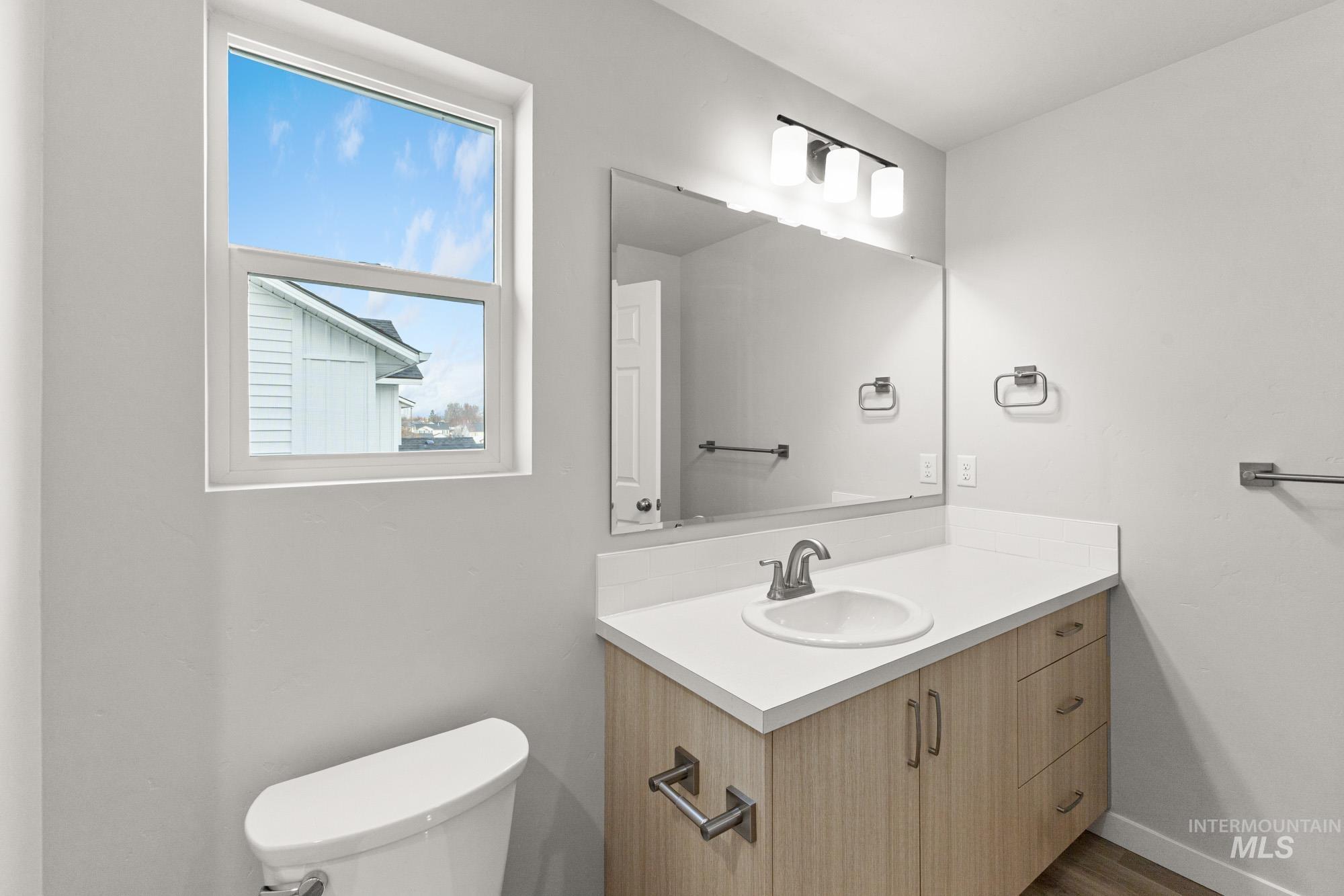 3033 S Maple Ranch Way, Nampa, Idaho 83686, 3 Bedrooms, 2.5 Bathrooms, Residential For Sale, Price $414,990,MLS 98968424