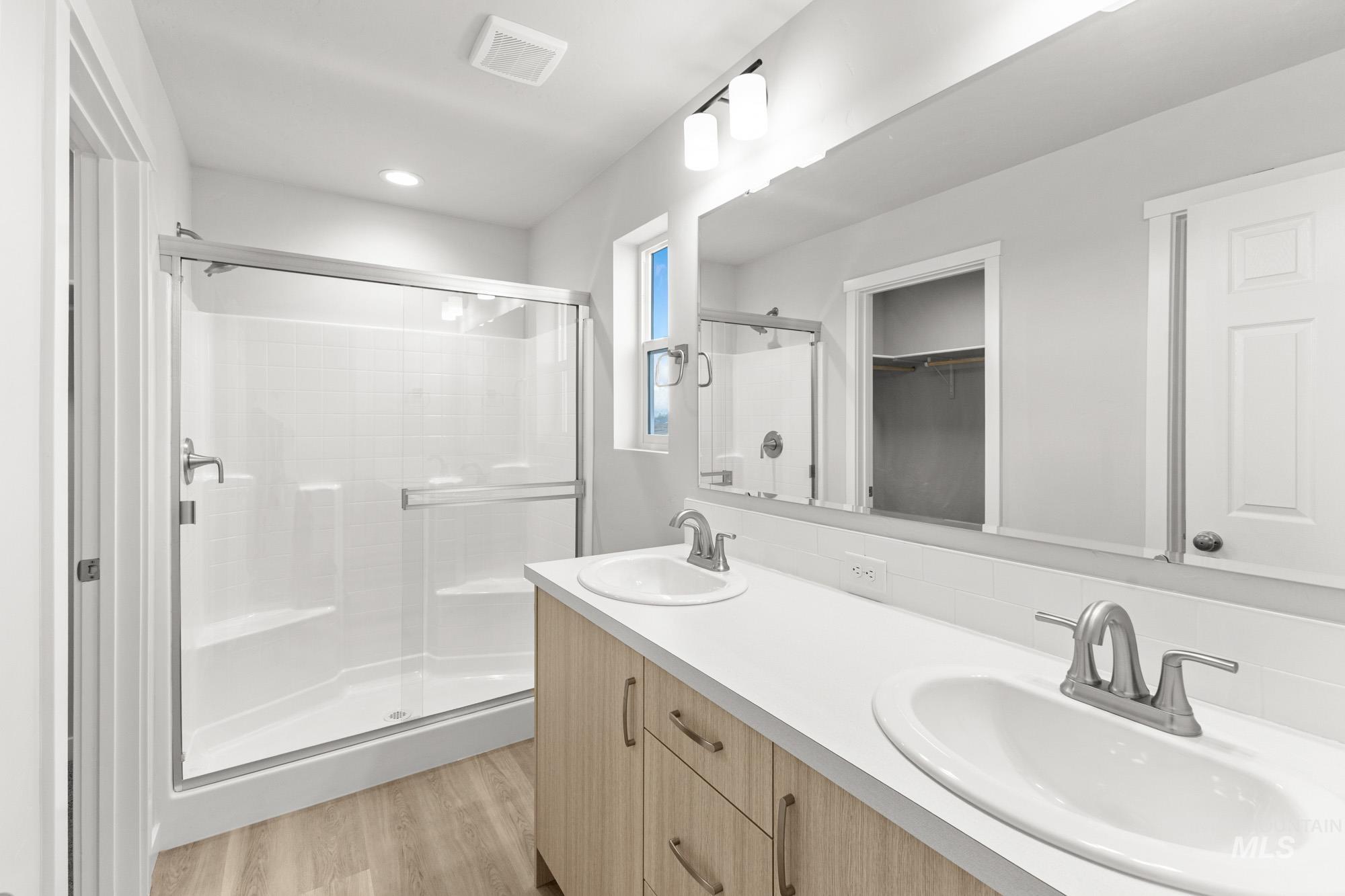 3033 S Maple Ranch Way, Nampa, Idaho 83686, 3 Bedrooms, 2.5 Bathrooms, Residential For Sale, Price $414,990,MLS 98968424