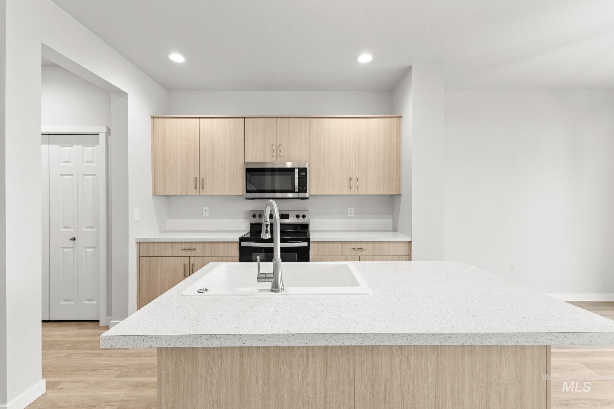 3033 S Maple Ranch Way, Nampa, Idaho 83686, 3 Bedrooms, 2.5 Bathrooms, Residential For Sale, Price $414,990,MLS 98968424