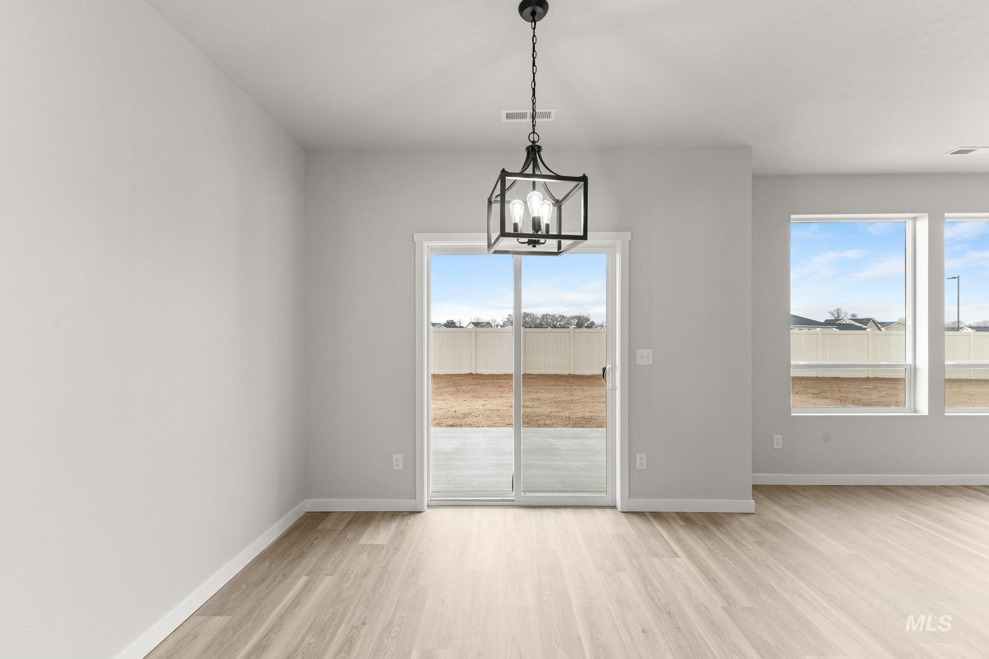 3033 S Maple Ranch Way, Nampa, Idaho 83686, 3 Bedrooms, 2.5 Bathrooms, Residential For Sale, Price $414,990,MLS 98968424