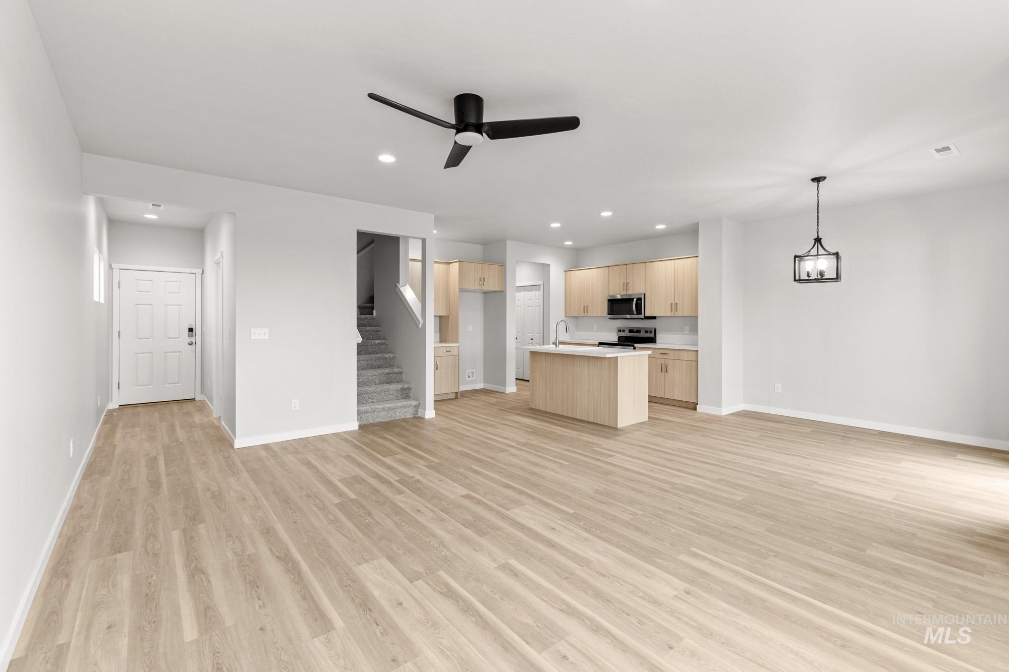 3033 S Maple Ranch Way, Nampa, Idaho 83686, 3 Bedrooms, 2.5 Bathrooms, Residential For Sale, Price $414,990, 98968424