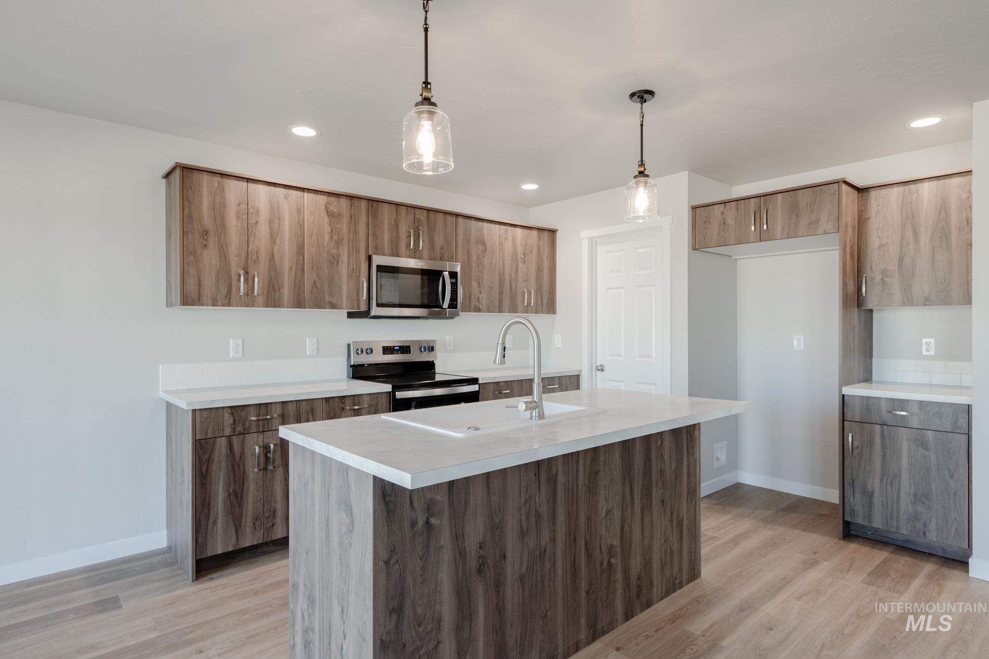 3061 S Maple Ranch Way, Nampa, Idaho 83687, 3 Bedrooms, 2.5 Bathrooms, Residential For Sale, Price $424,990,MLS 98968426