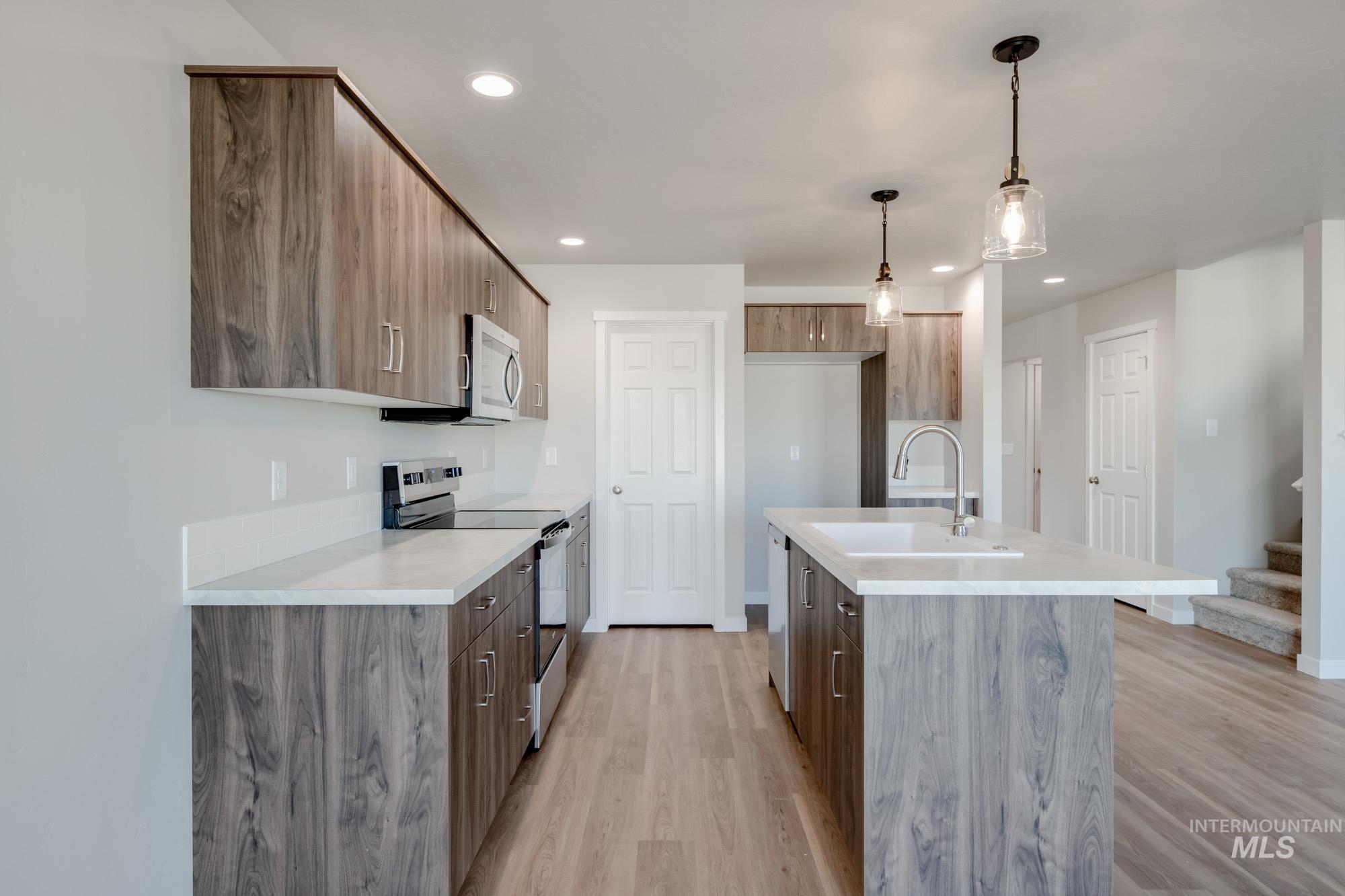 3061 S Maple Ranch Way, Nampa, Idaho 83687, 3 Bedrooms, 2.5 Bathrooms, Residential For Sale, Price $424,990,MLS 98968426